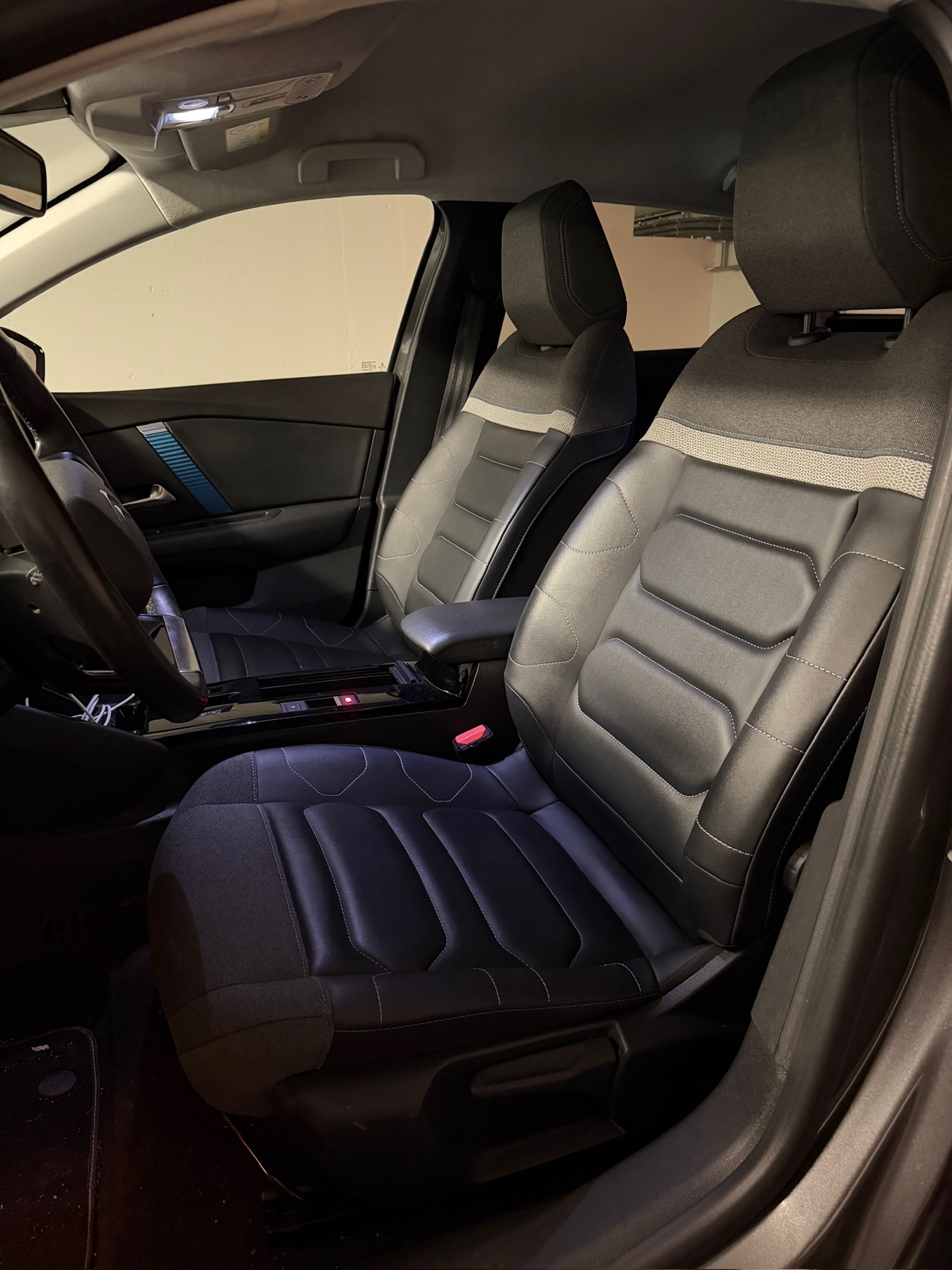 Citroen E-C4 Shine 2022, bild 3/10
