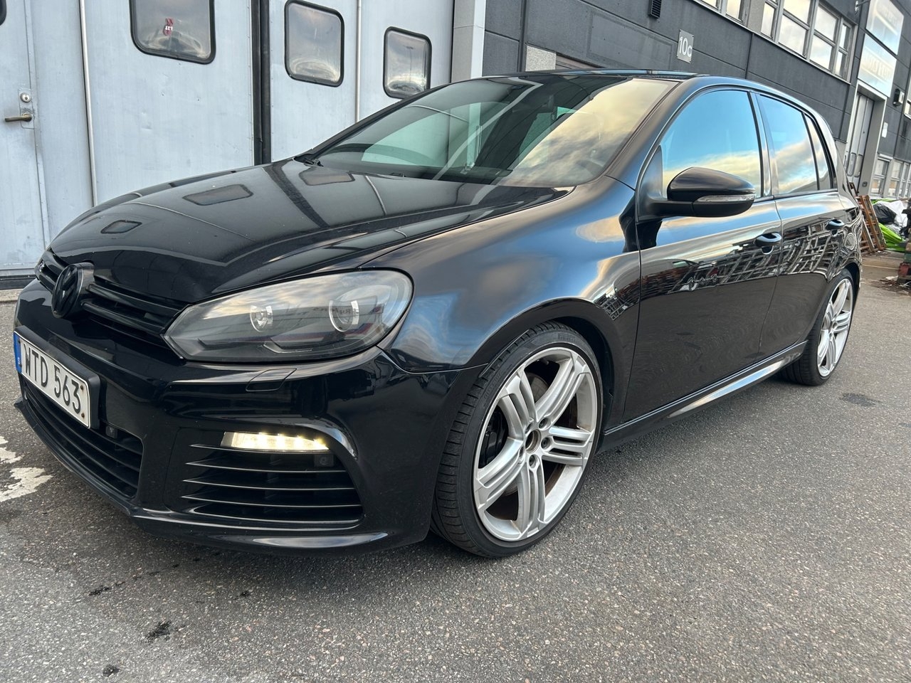 Volkswagen Golf 2.0 TSI DSG 4Motion R 2011, bild 2/8