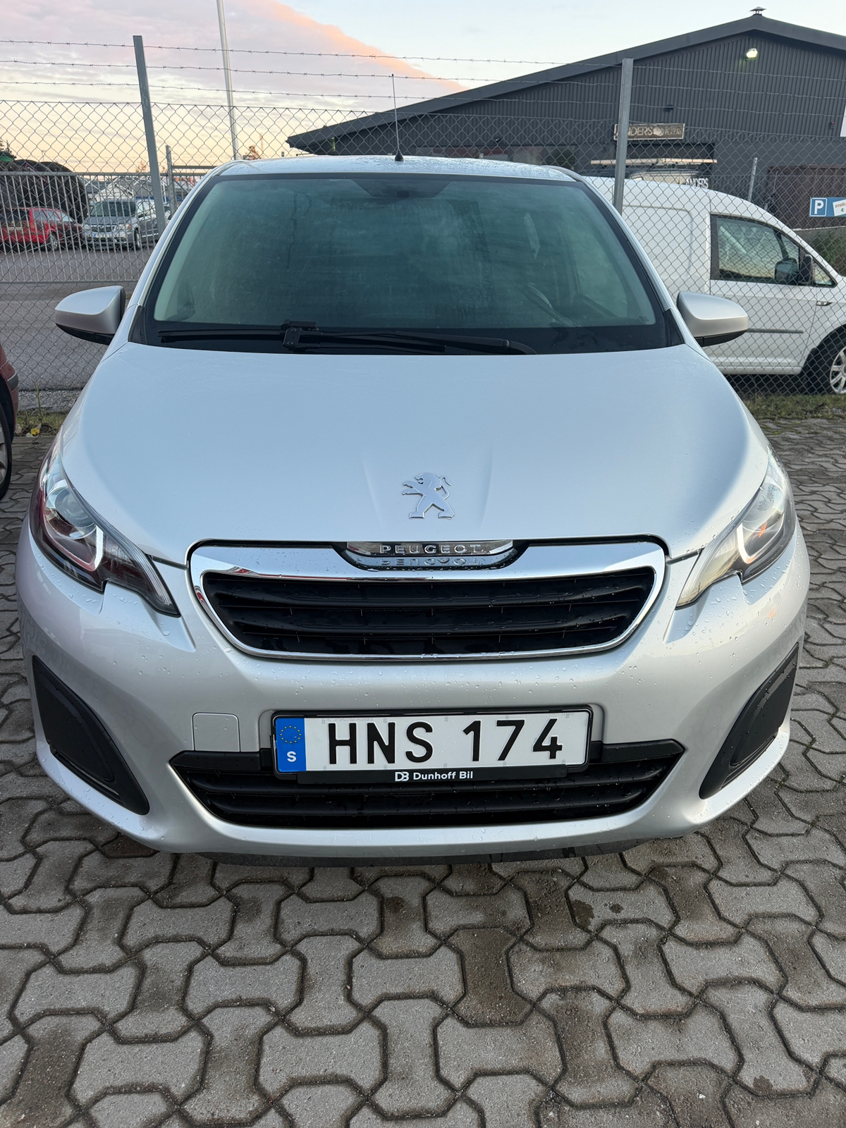 Peugeot 108 5-dörrar 1.0 VTi Manuell 2014, bild 2/6