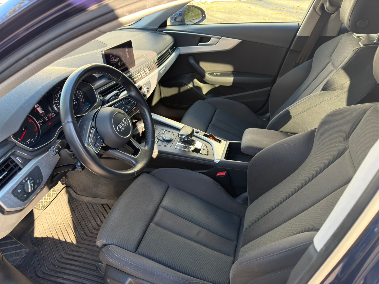 Audi A4 2018, bild 6/7