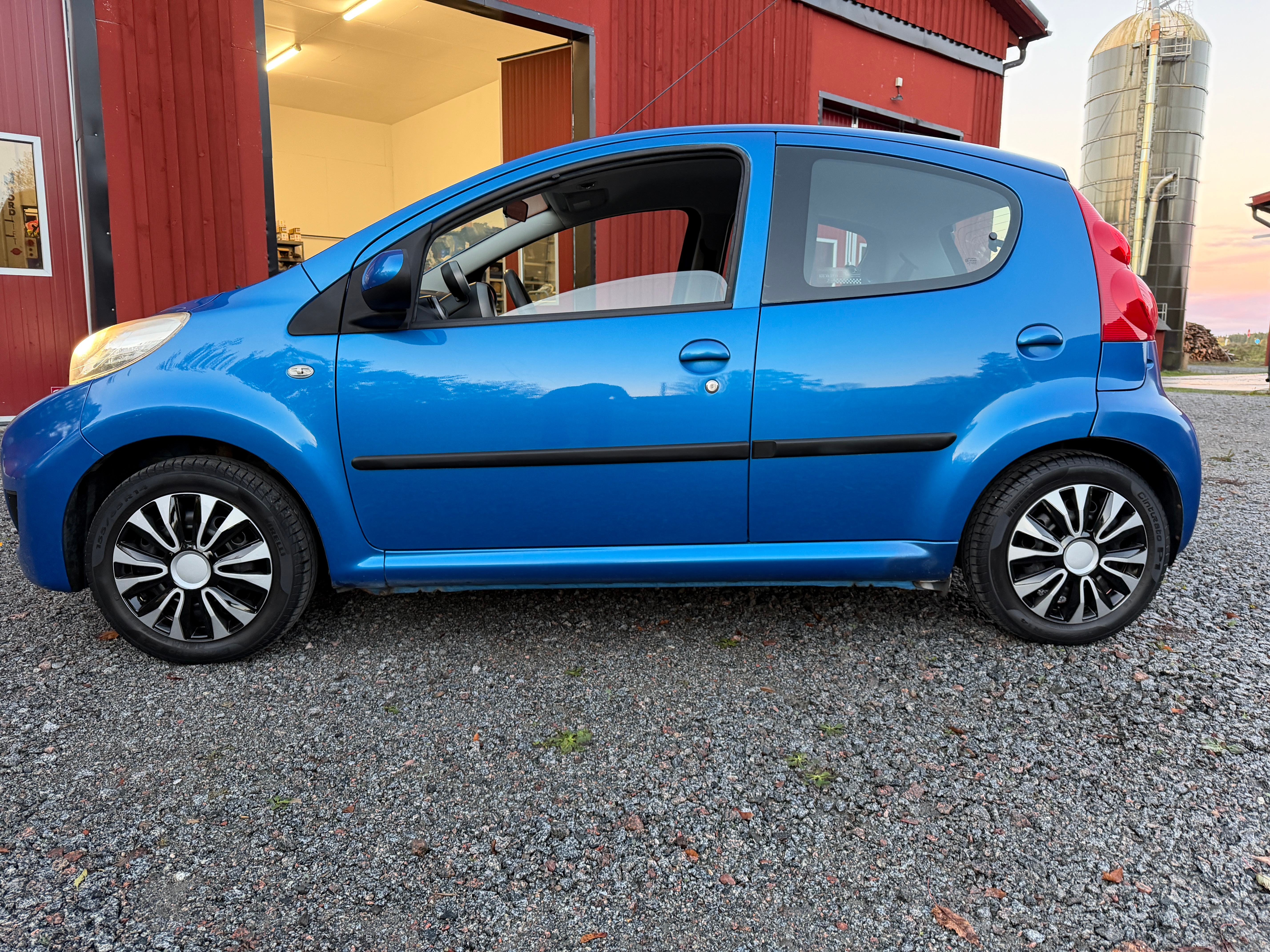 Peugeot 107 1.0 70 2010, bild 3/10