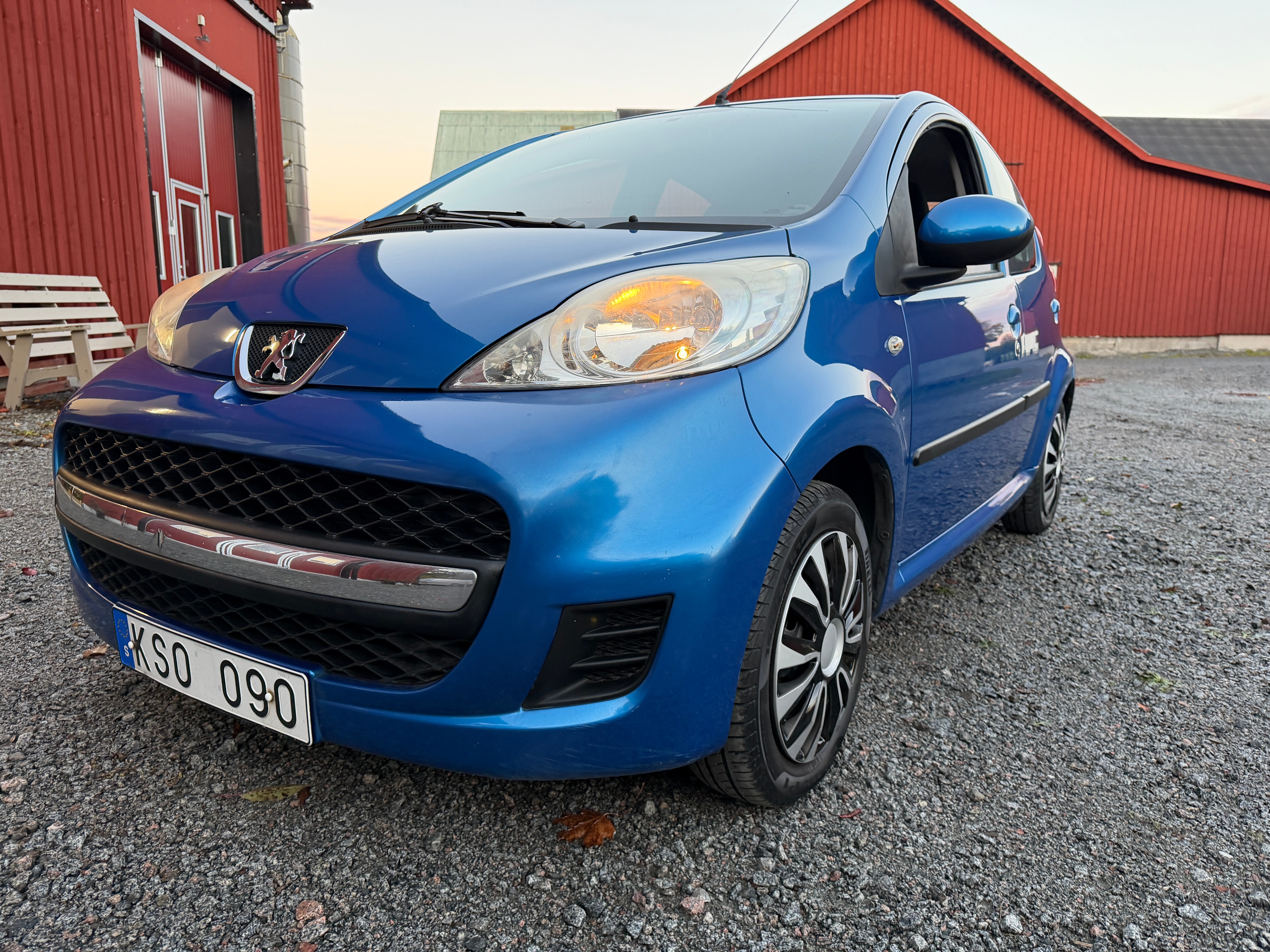 Peugeot 107 1.0 70 2010, bild 2/10