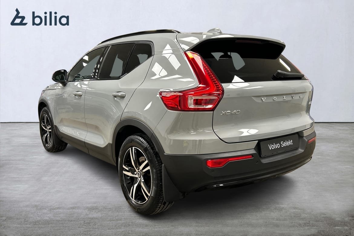 Volvo XC40 B3 FWD Bensin Plus Dark 2025, bild 2/10