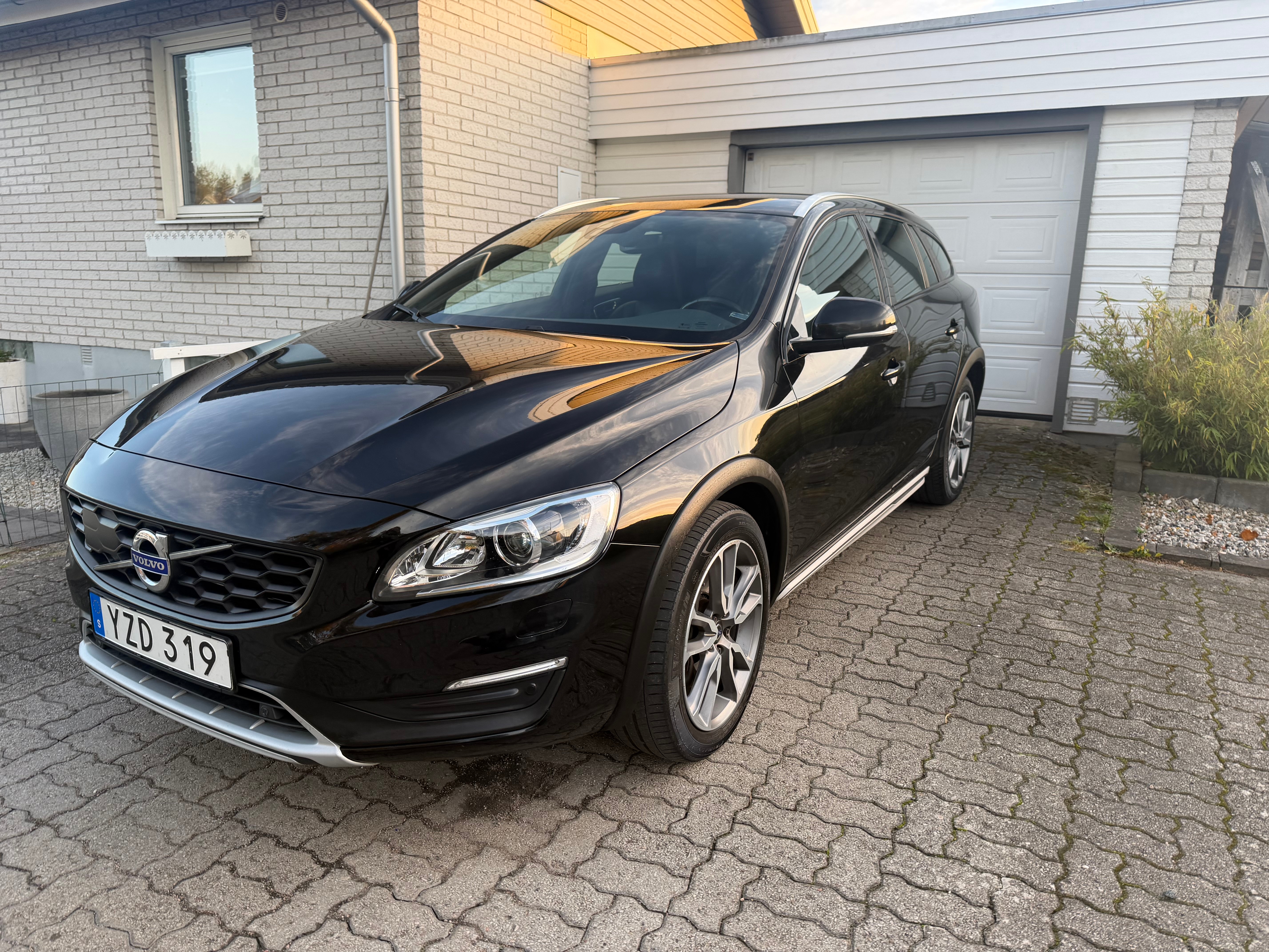 Volvo V60 Cross Country D4 2018, bild 2/3