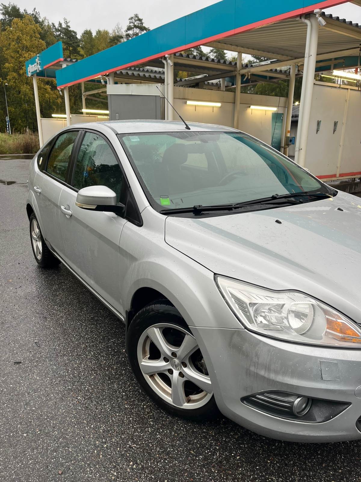 Ford Focus 5-dörrars 1.6 TDCi Manuell 2010, bild 7/10