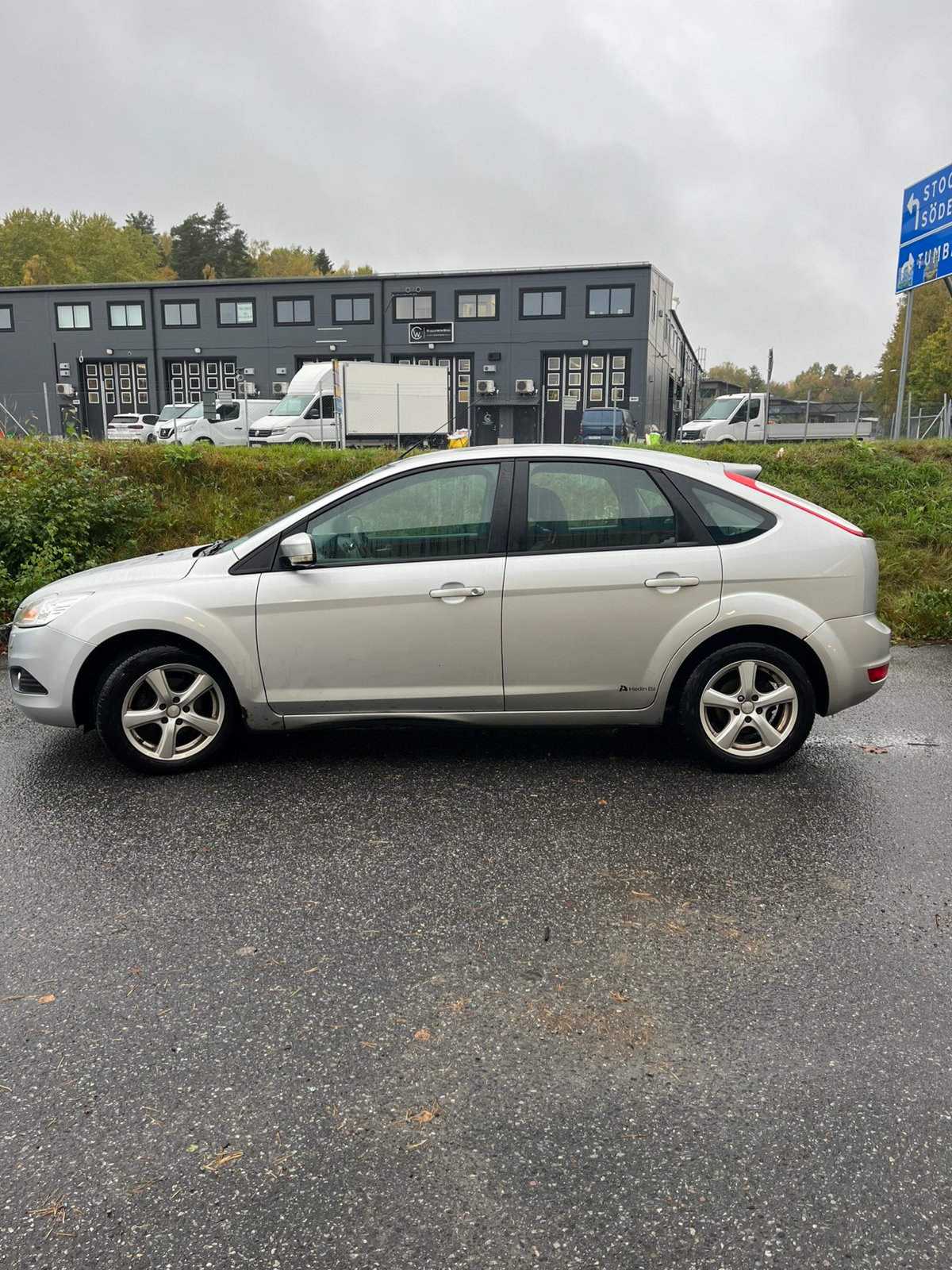 Ford Focus 5-dörrars 1.6 TDCi Manuell 2010, bild 2/10