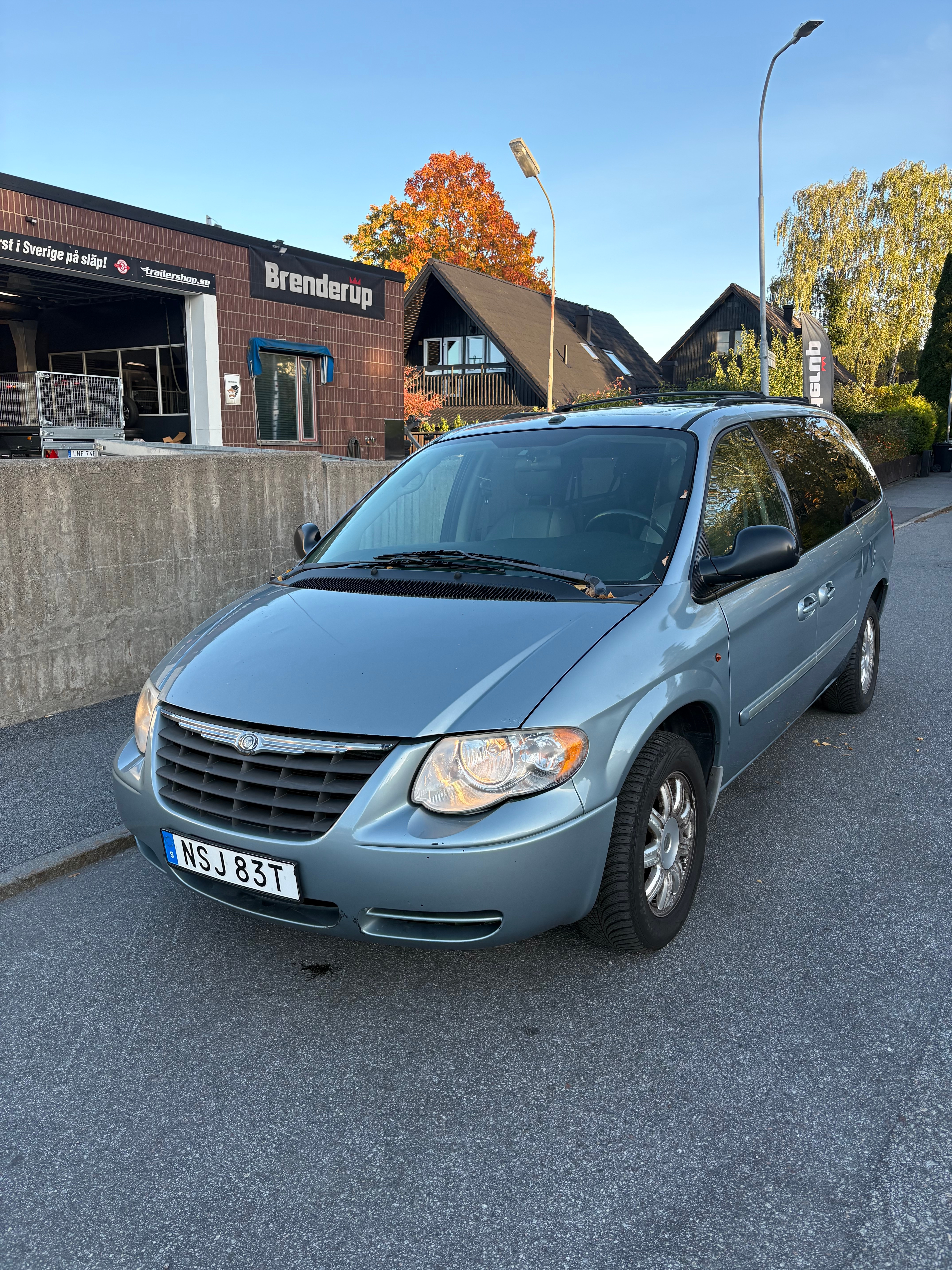 Chrysler Town & Country 2006, bild 2/4