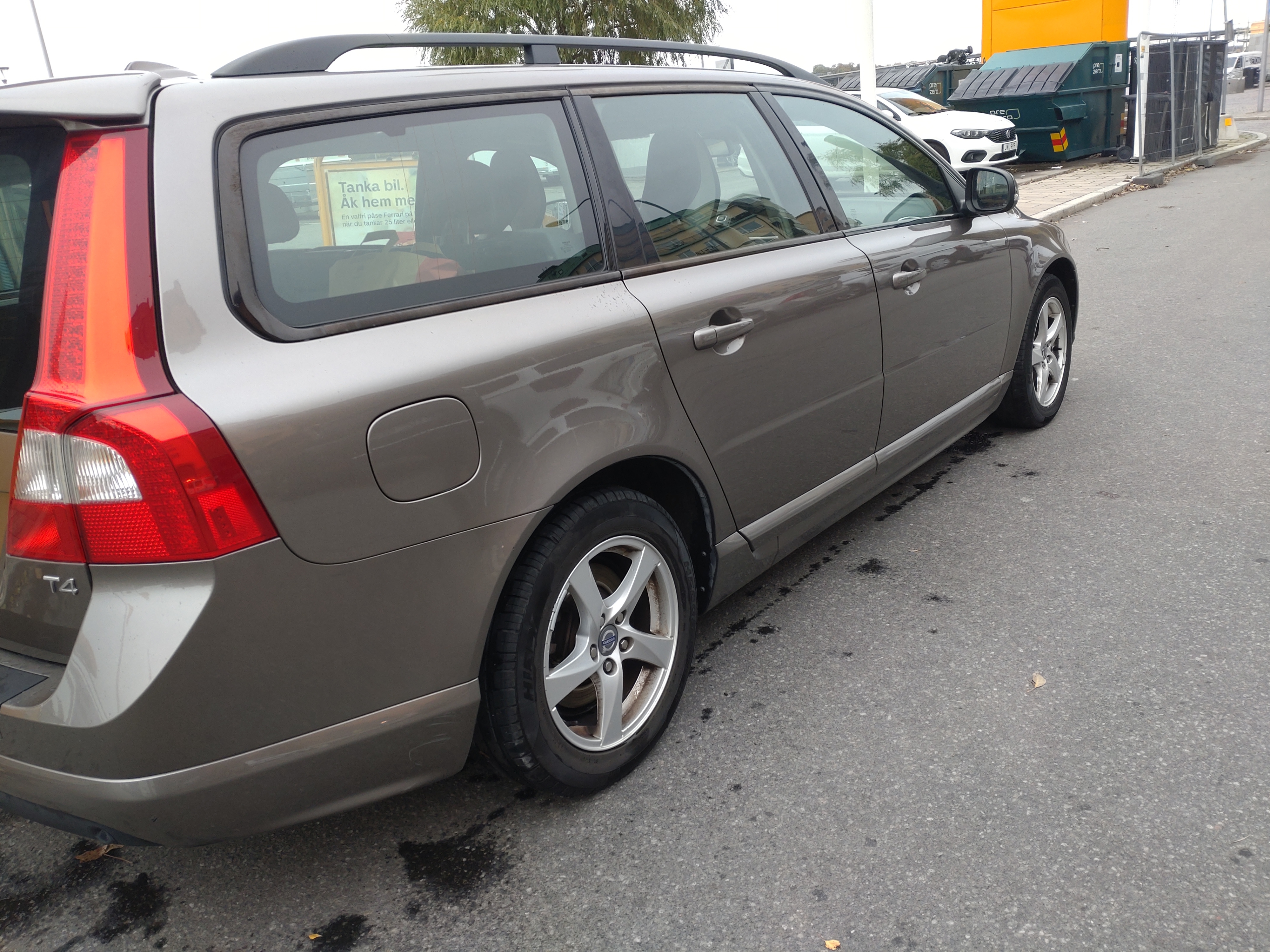Volvo V70 T4 Momentum R Design 2012, bild 2/7