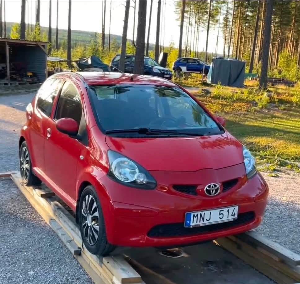Toyota Aygo 1.0 2008, photo 2/10