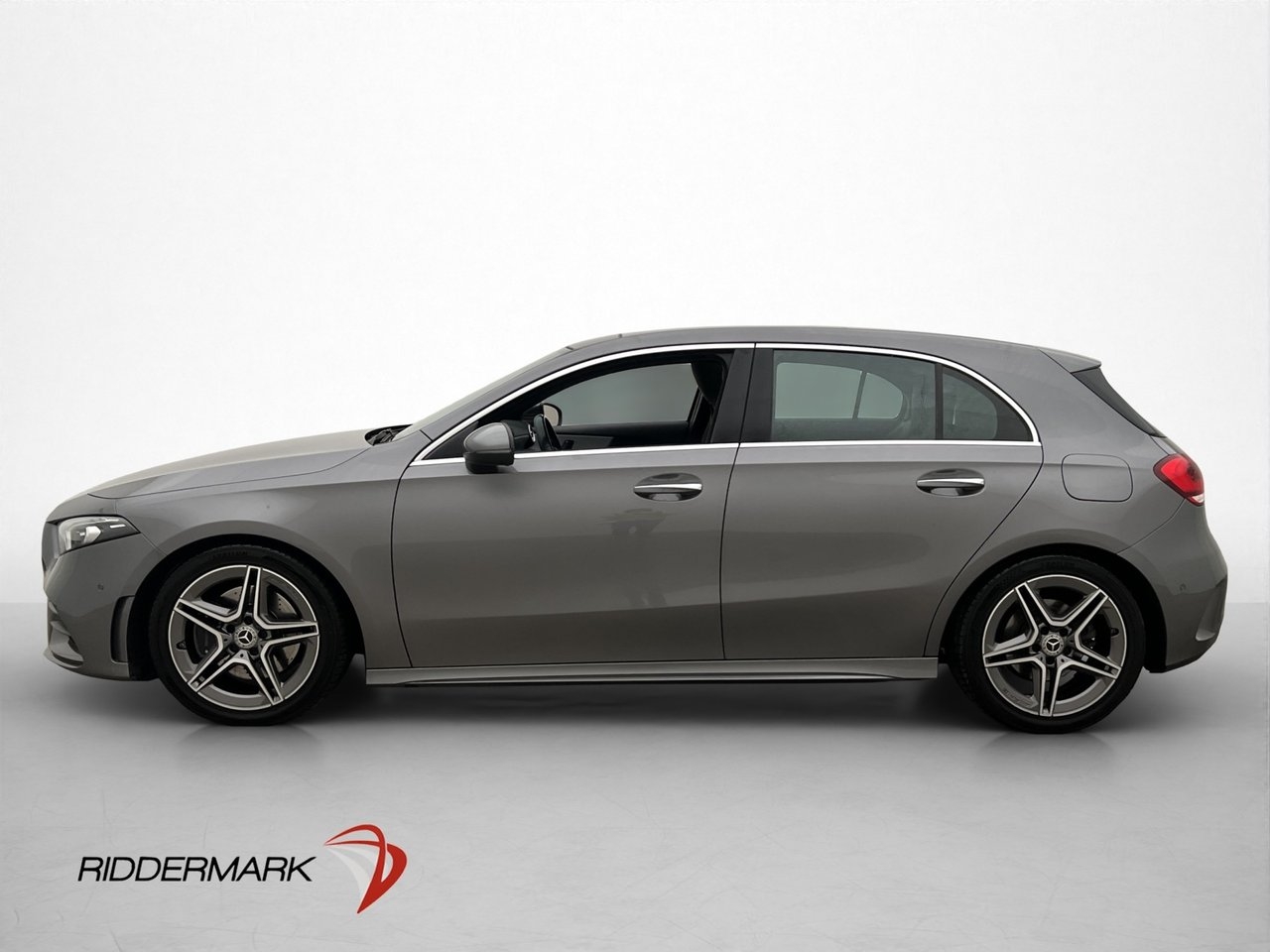 Mercedes-Benz A AMG Line 2020, photo 4/10