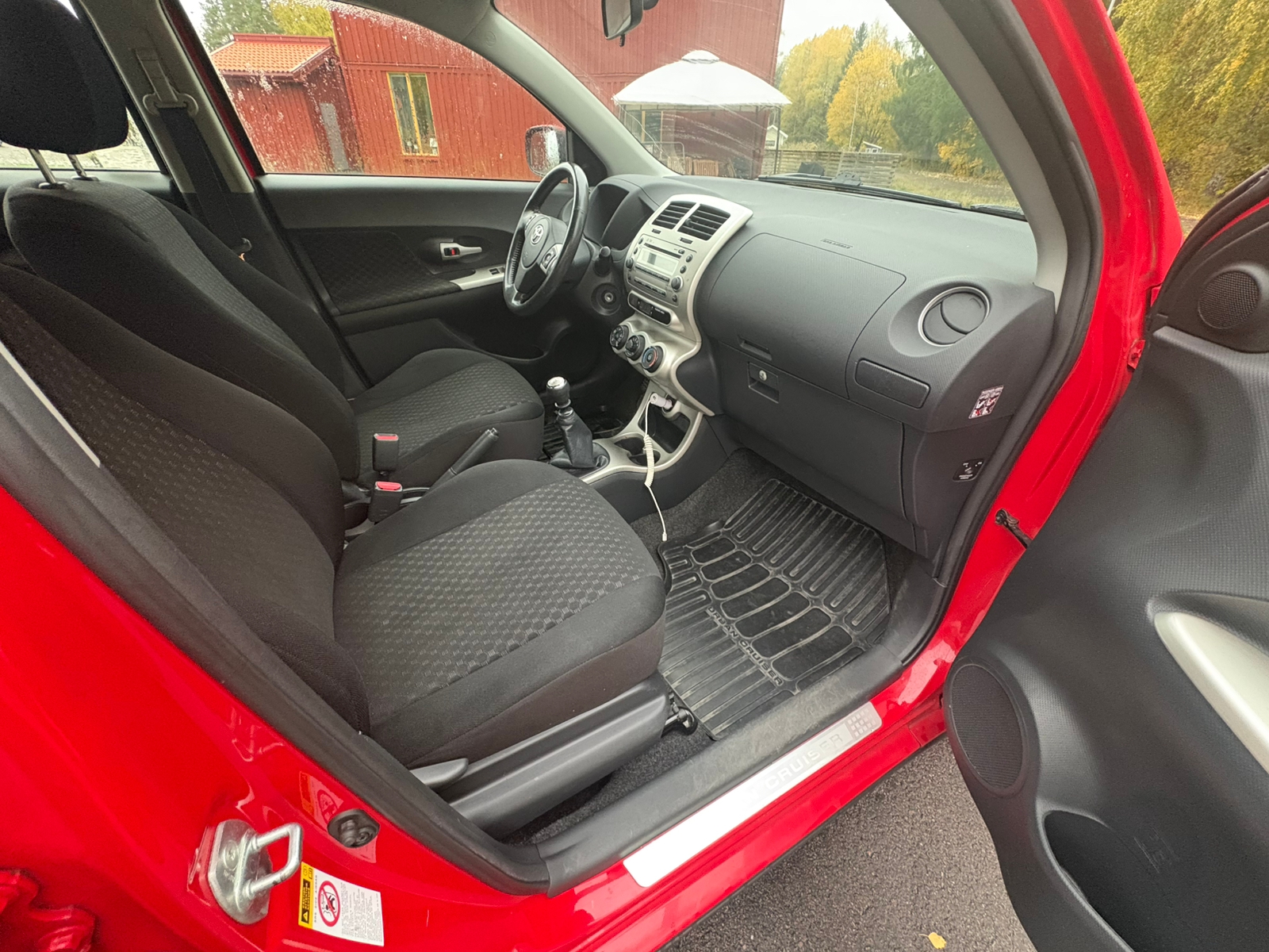 Toyota Urban Cruiser 2009, bild 5/6