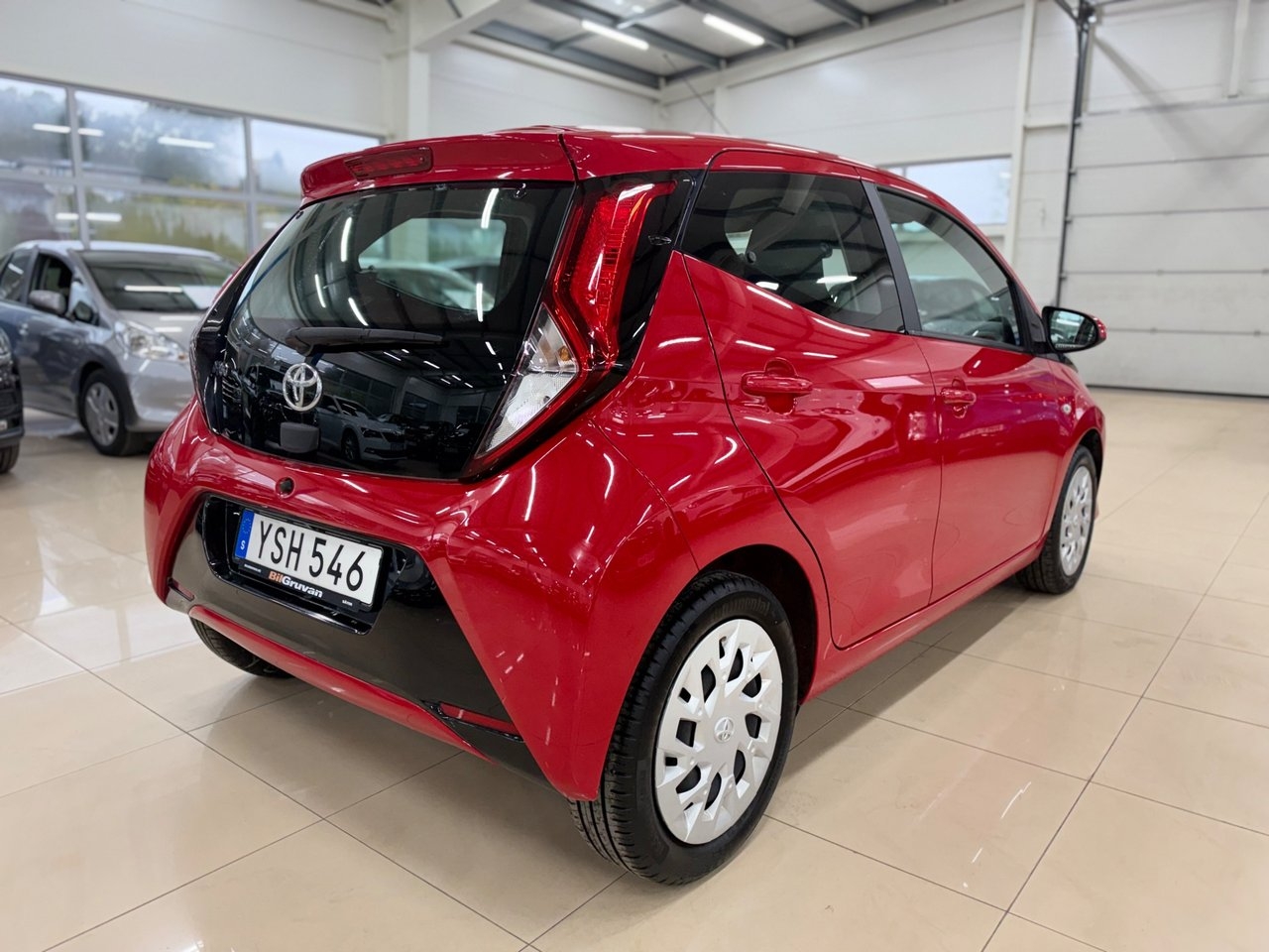 Toyota Aygo X-Play 2018, bild 4/10