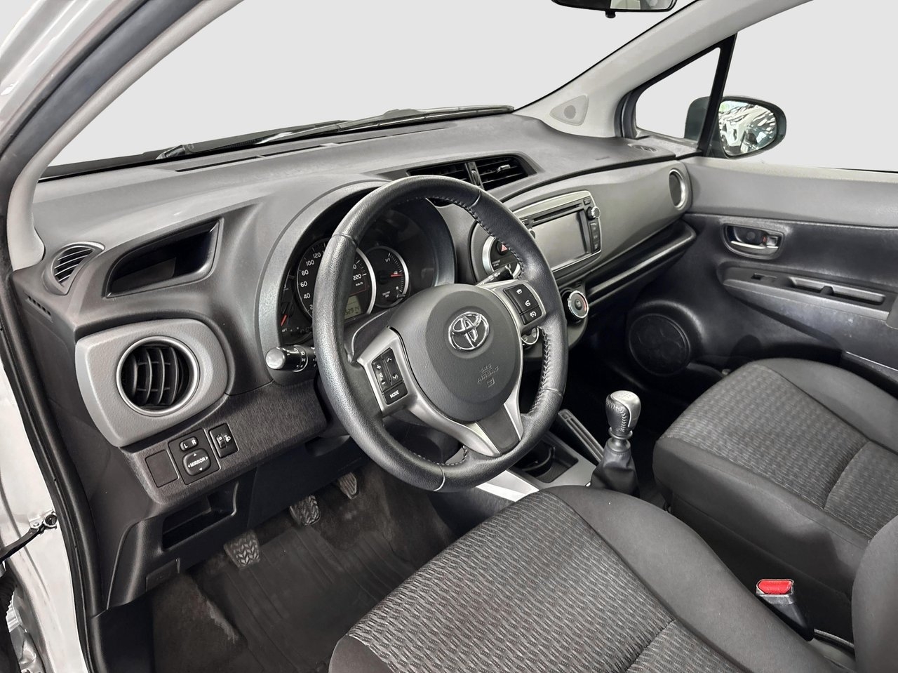 Toyota Yaris 1.33 Edition 2014, photo 7/10