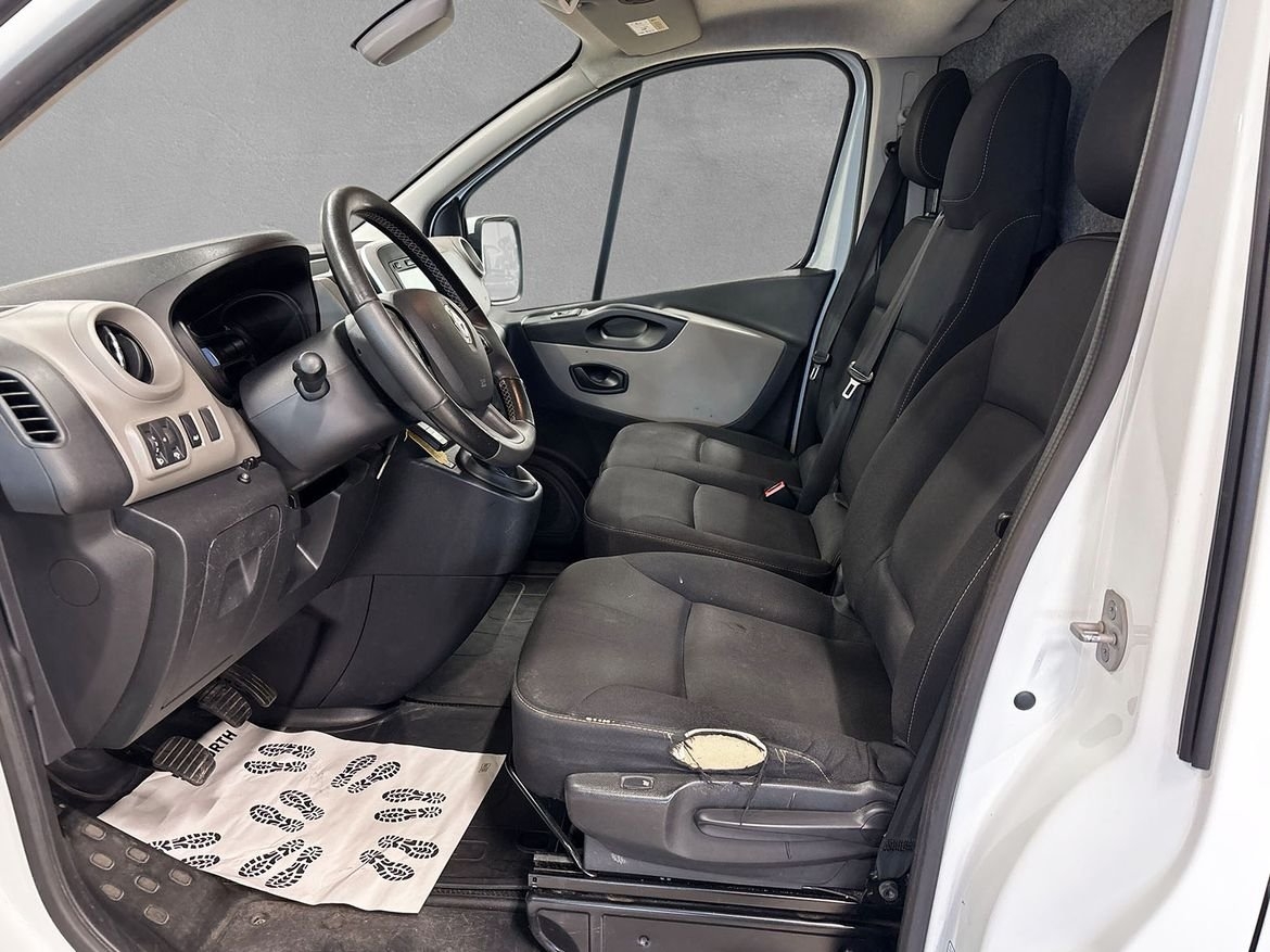 Renault Trafic dCi 125 2017, kuva 5/7