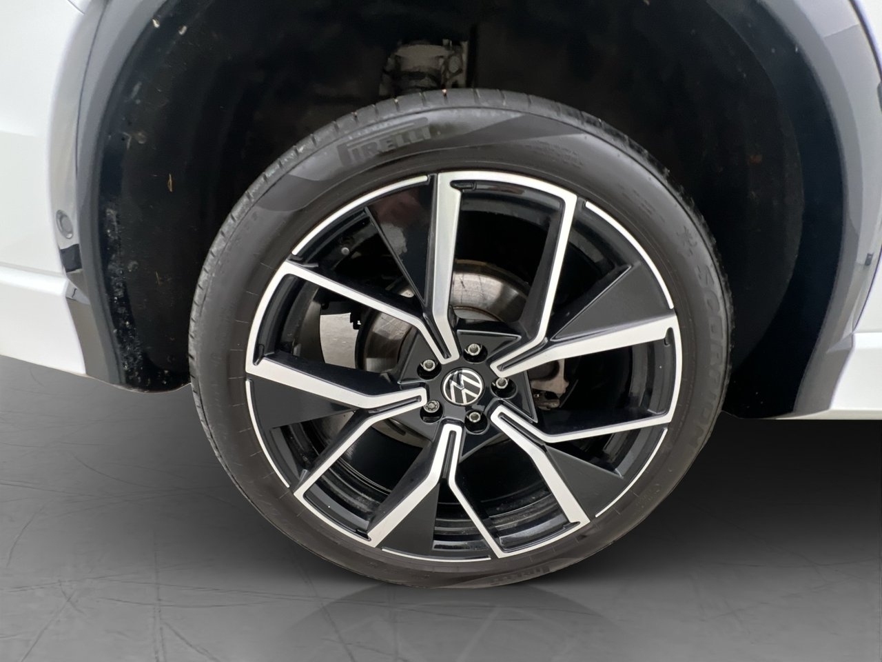 Volkswagen Tiguan 2.0 TDI SCR R-Line 2025, bild 38/38
