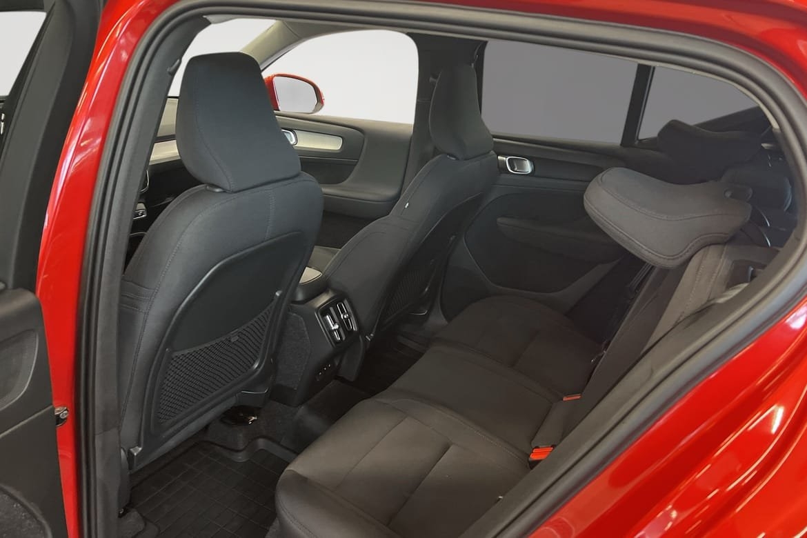 Volvo XC40 D3 Momentum Advanced 2021, kuva 7/10