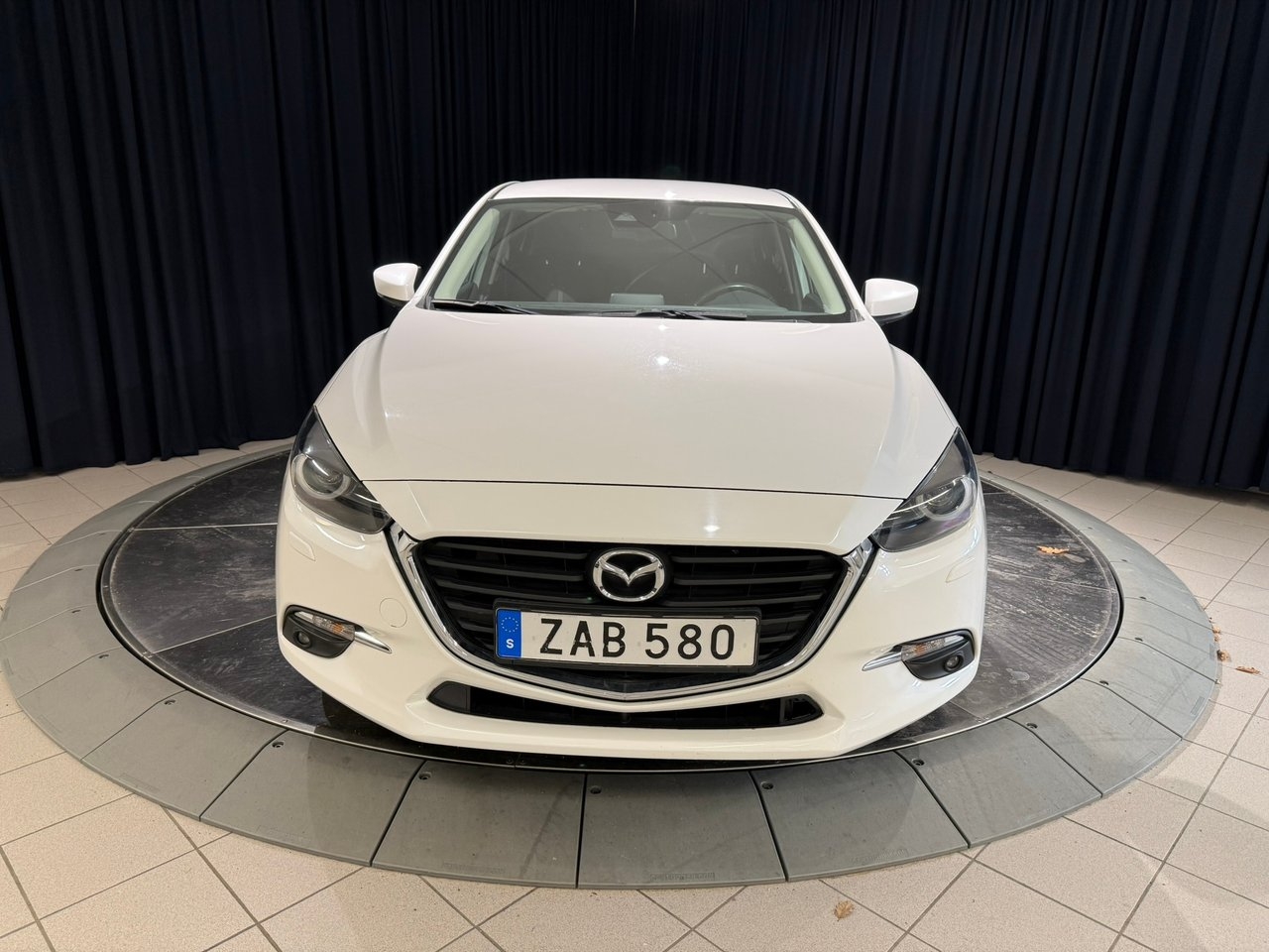 Mazda 3 SKYACTIV-G 120 2018, bild 2/10