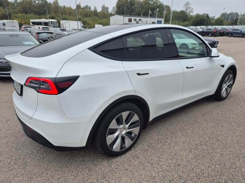 Tesla Model Y 2023, bild 4/6