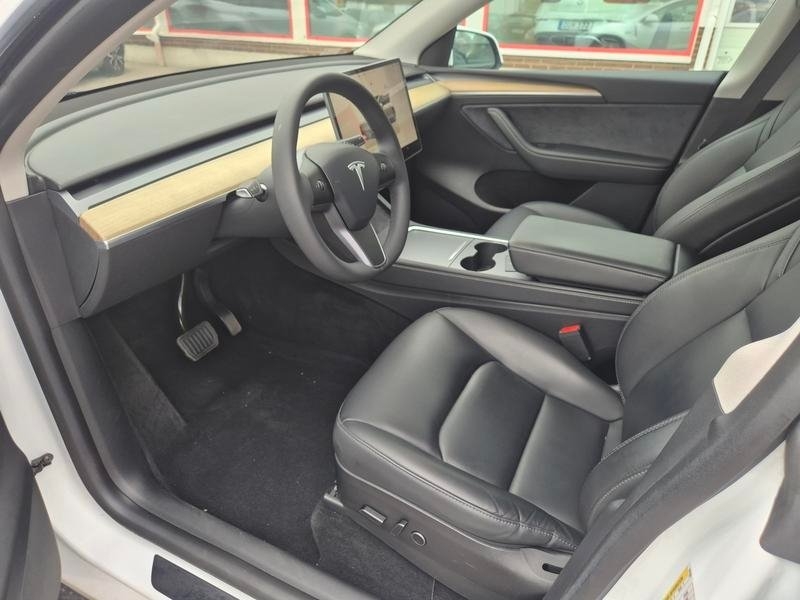 Tesla Model Y 2023, bild 2/6
