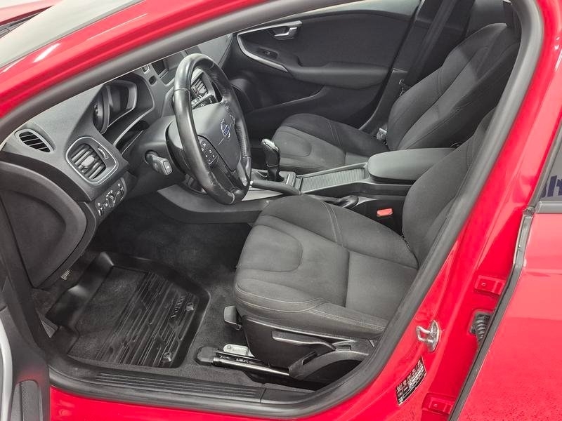 Volvo V40 T2 Kinetic 2016, bild 2/7
