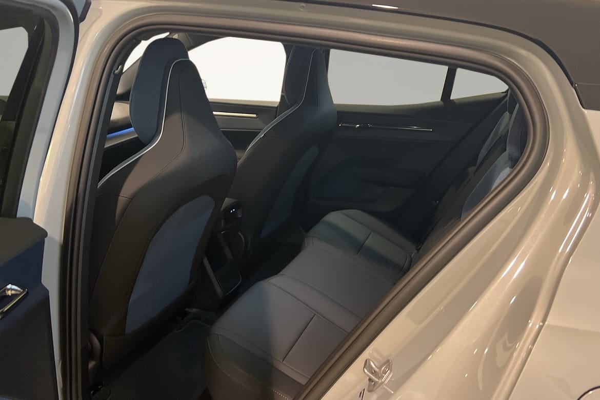 Volvo EX30 Plus Edition 2025, bild 7/10