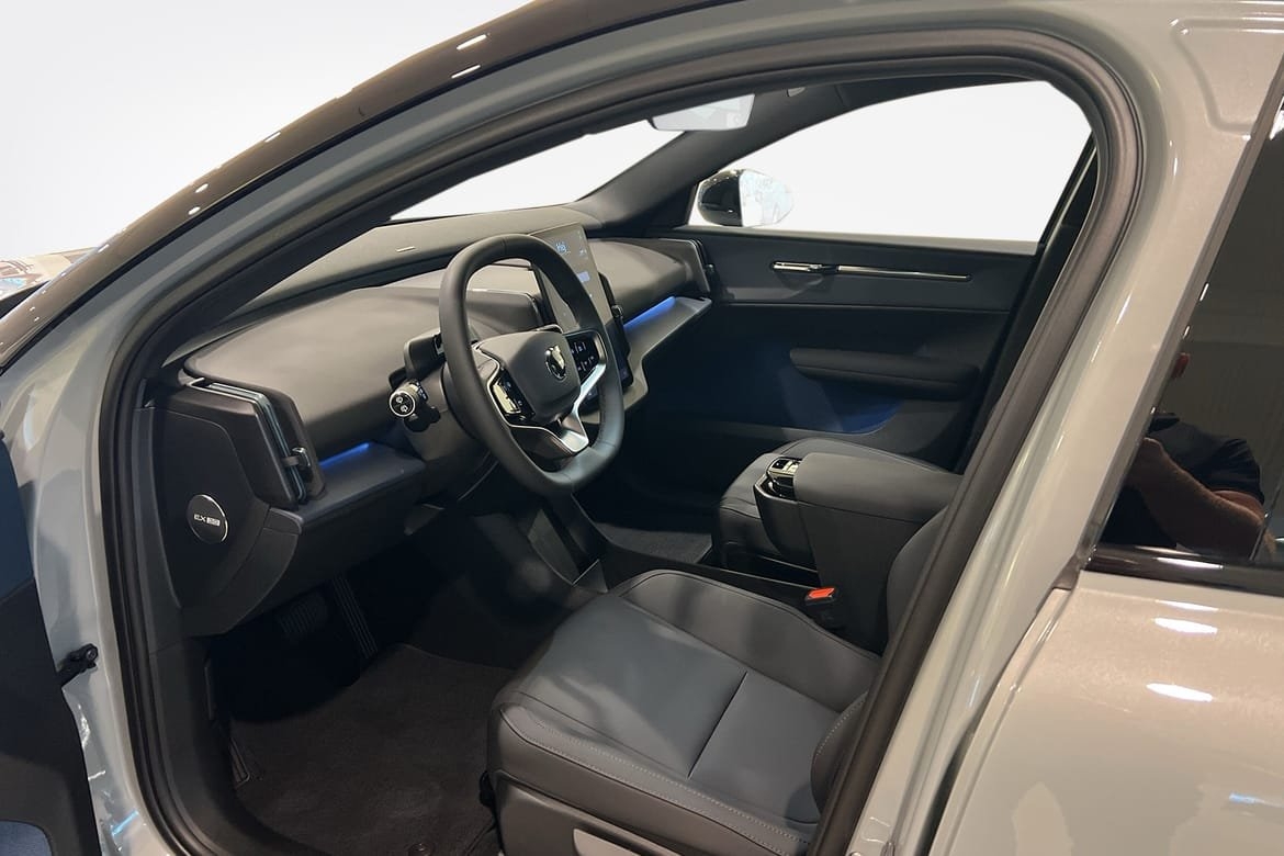 Volvo EX30 Plus Edition 2025, bild 6/10