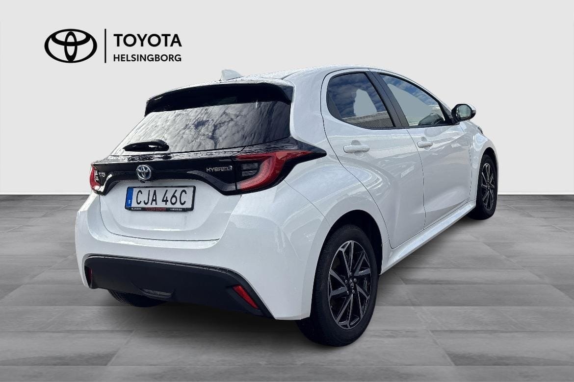 Toyota Yaris 1.5 Hybrid 116 Active Plus 2023, bild 4/10