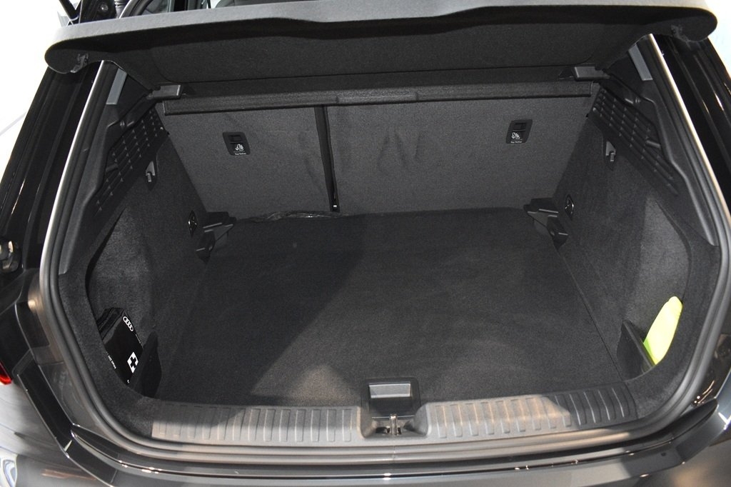 Audi A3 35 TFSI Proline 2025, bild 6/6