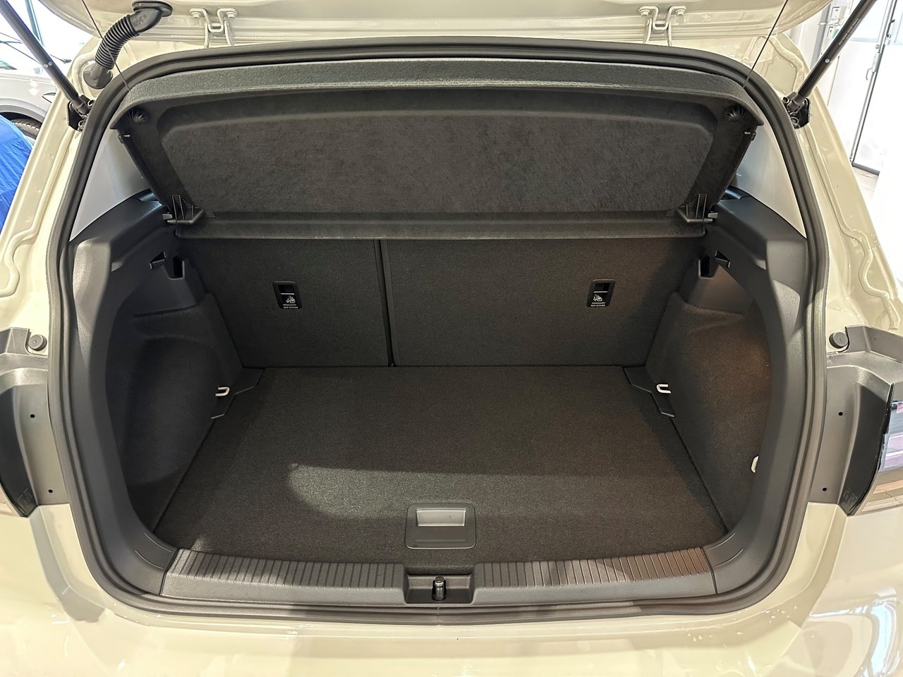 Volkswagen T-Cross 1.0 TSI Life 2027, bild 7/8