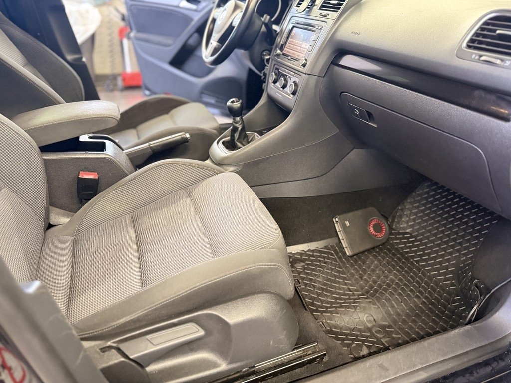 Volkswagen Golf 1.6 TDI Masters 2011, photo 10/10