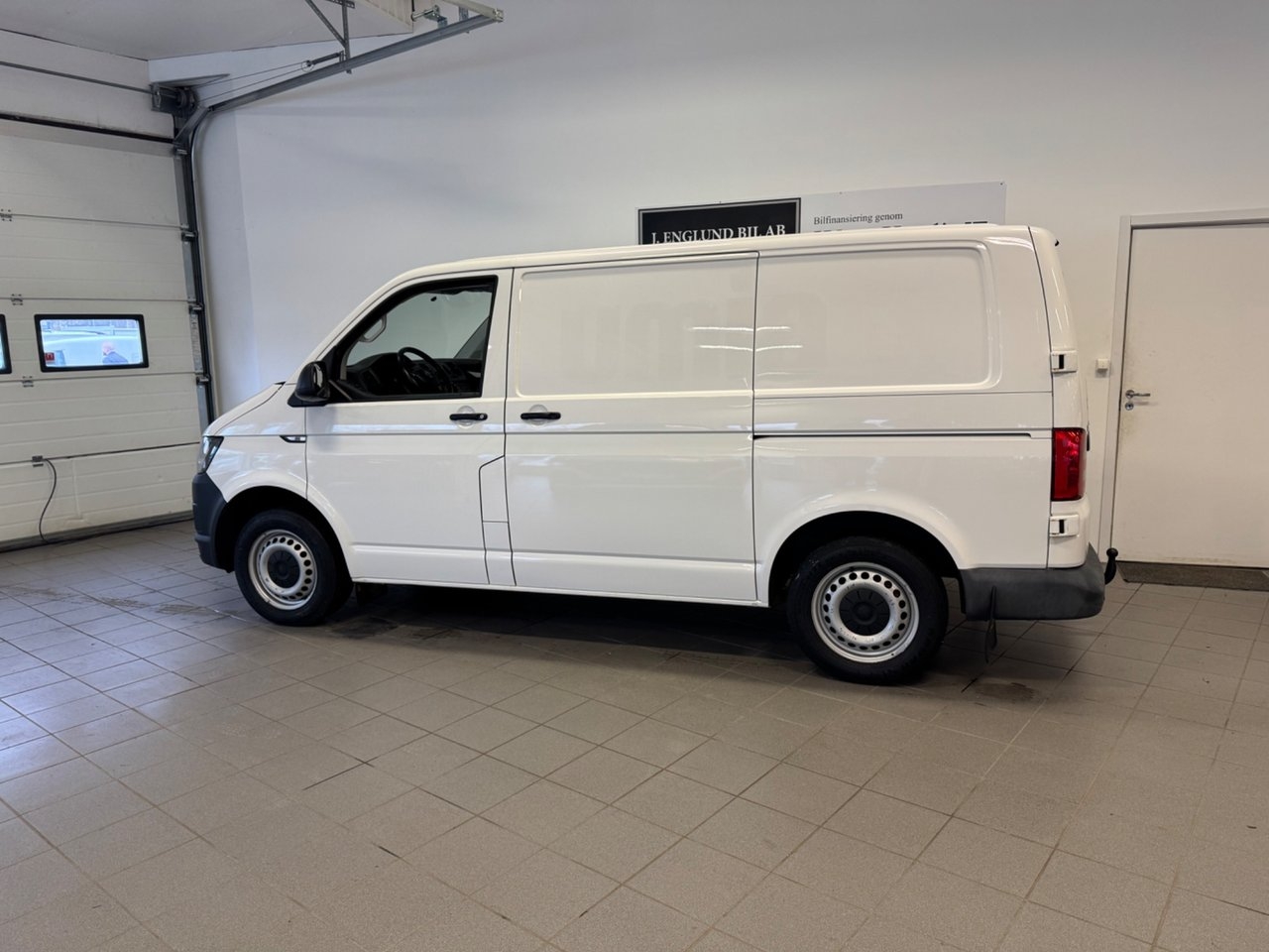 Volkswagen Transporter 2.0 TDI SCR 2019, kuva 2/9