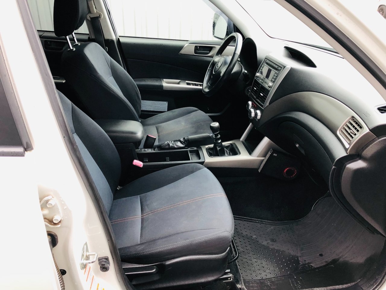 Subaru Forester 2.0D 2010, photo 5/9