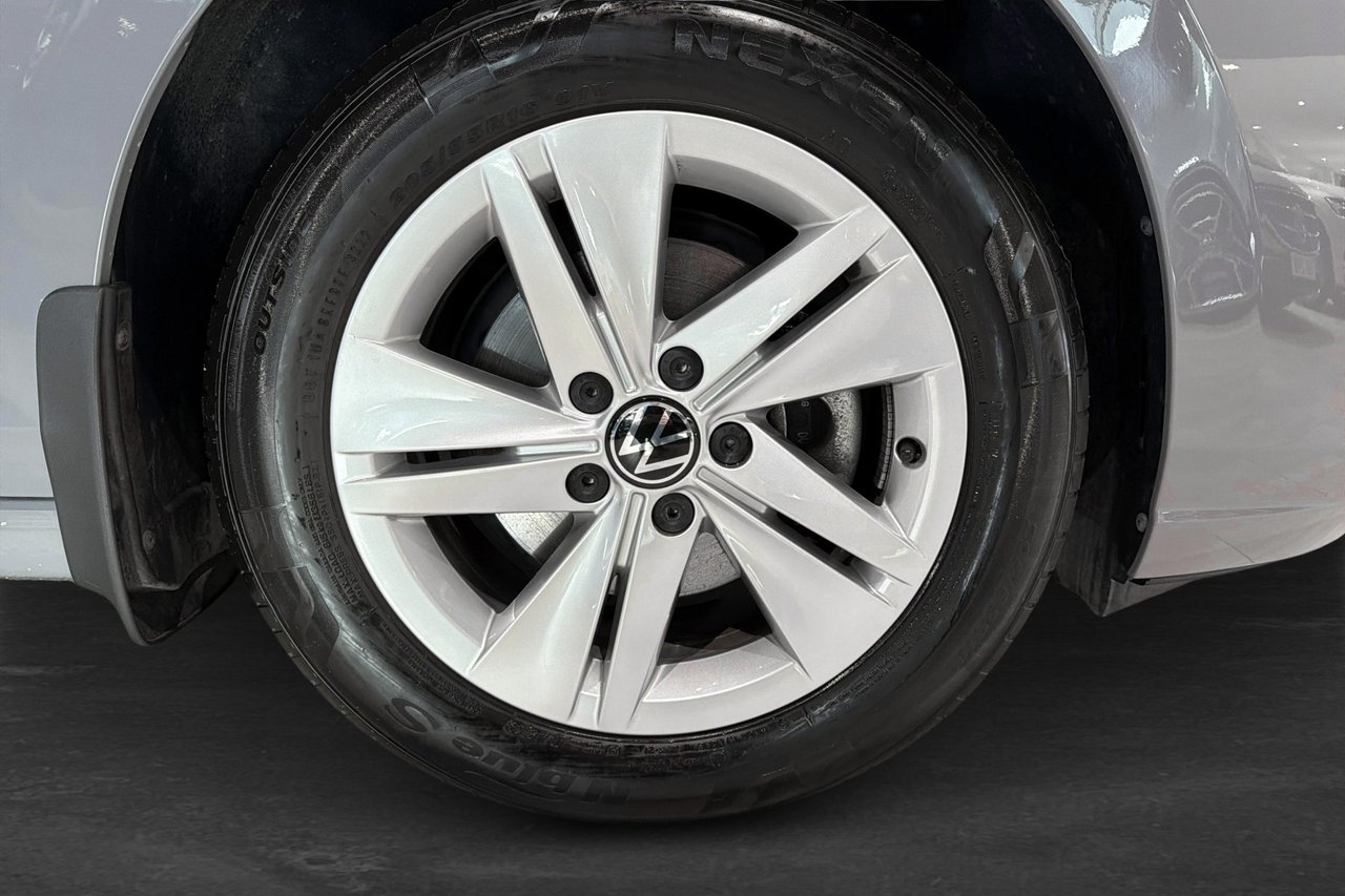 Volkswagen Golf 1.0 eTSI 2023, kuva 5/10
