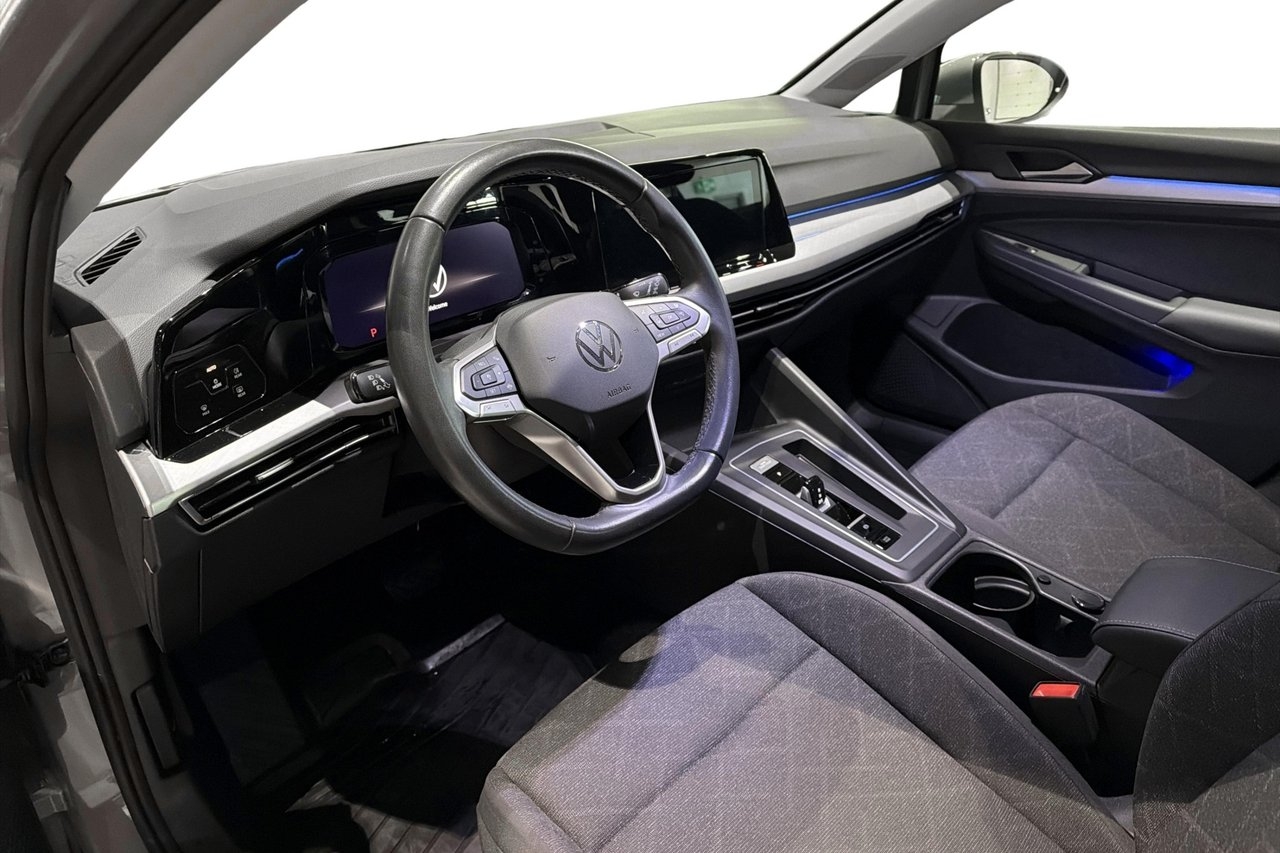 Volkswagen Golf 1.0 eTSI 2023, kuva 6/10