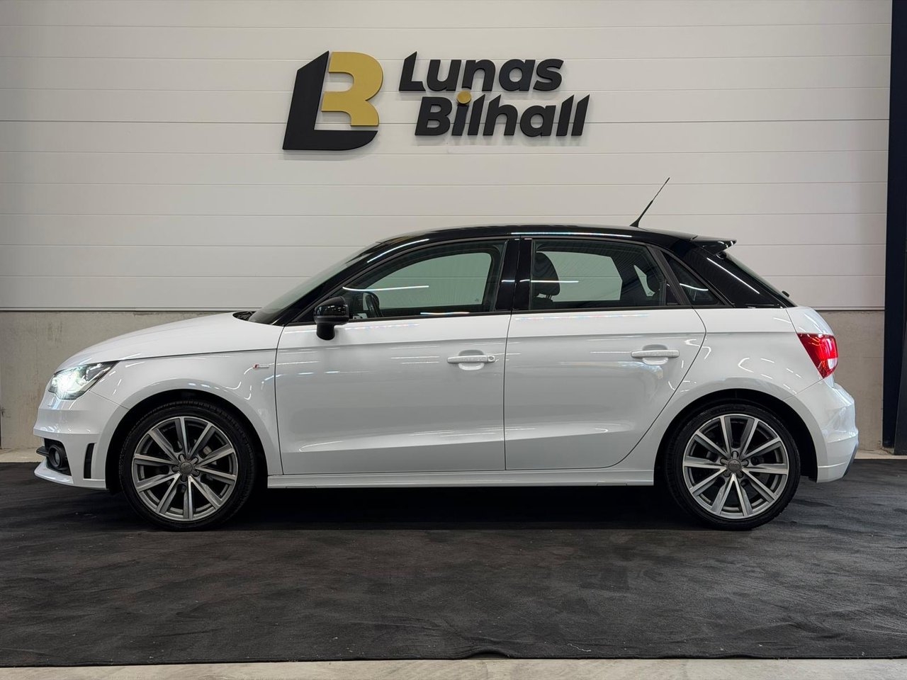 Audi A1 1.6 TDI Proline 2014, bild 3/10