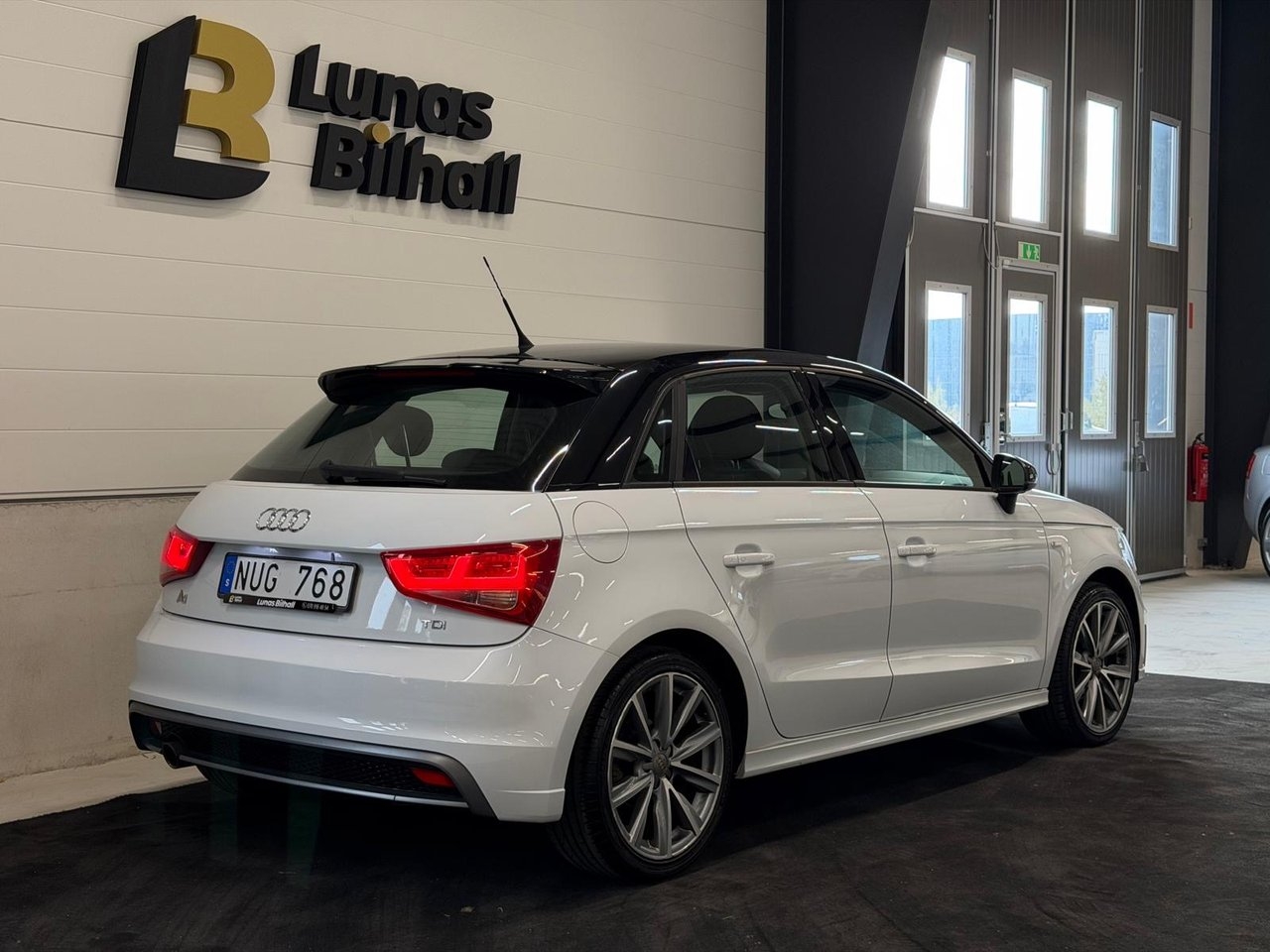 Audi A1 1.6 TDI Proline 2014, bild 7/10