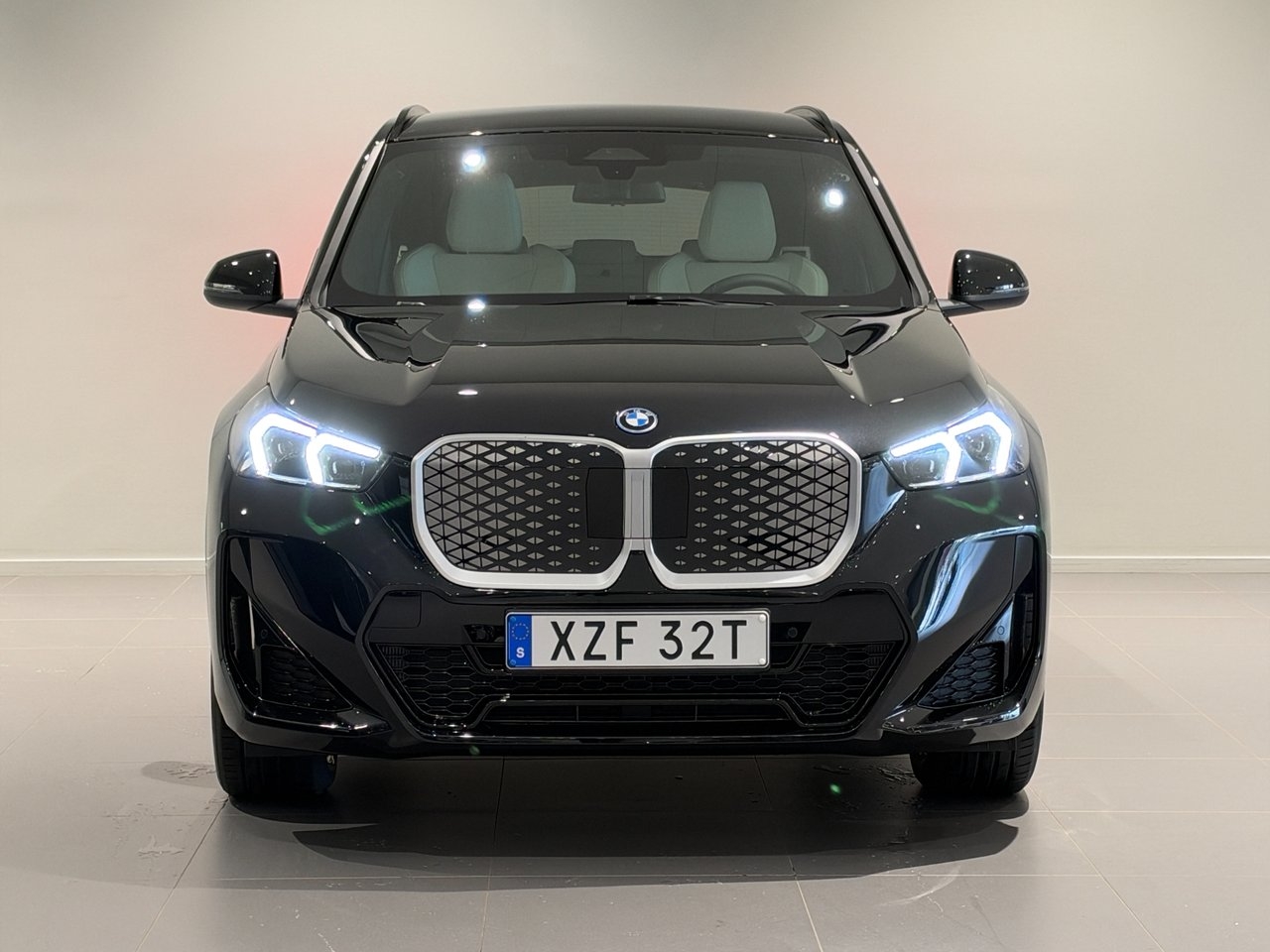 BMW iX1 20 M Sport 2027, bild 2/10