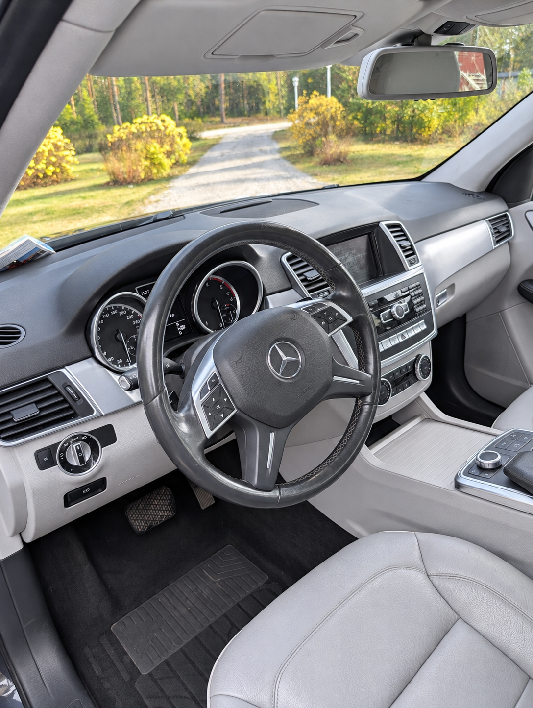 Mercedes-Benz ML 350 BlueTEC 2012, photo 4/6