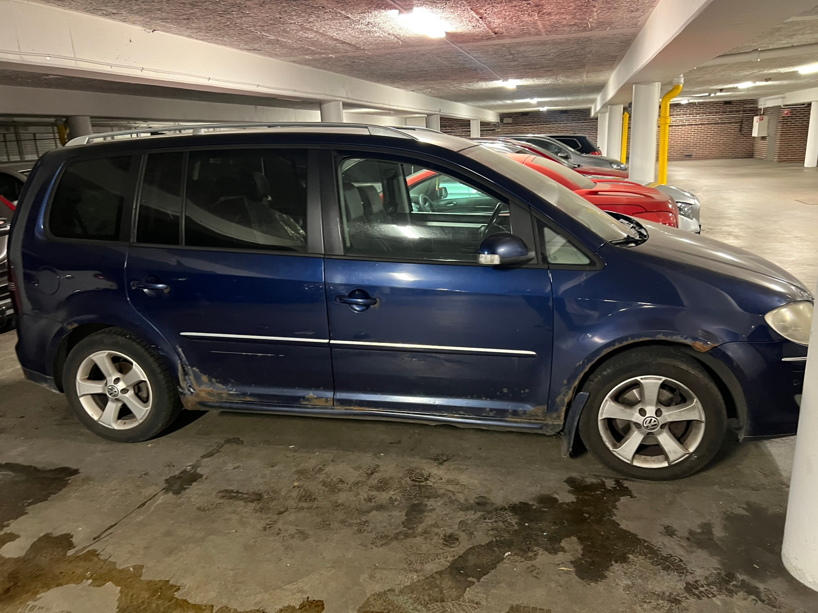 Volkswagen Touran 2.0 TDI DPF 2008, bild 3/5