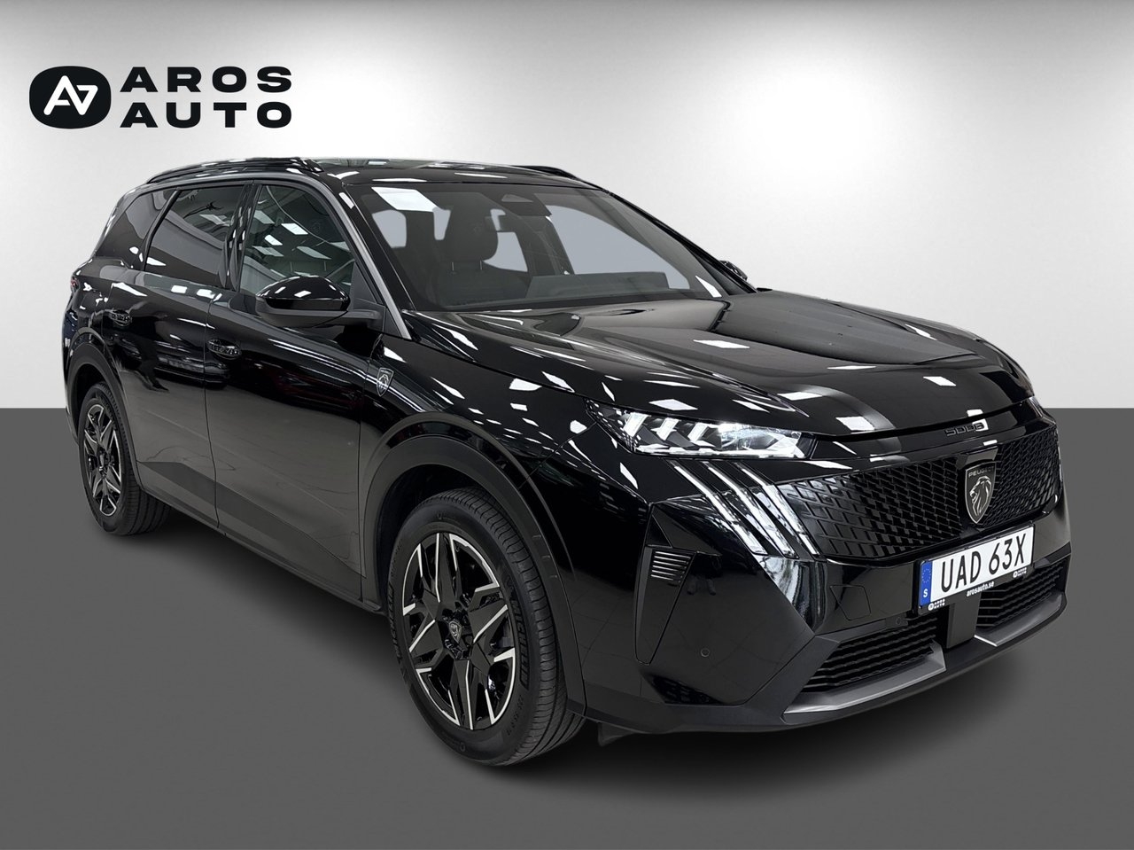 Peugeot 5008 1.2 Hybrid 145 GT 2025, photo 3/10