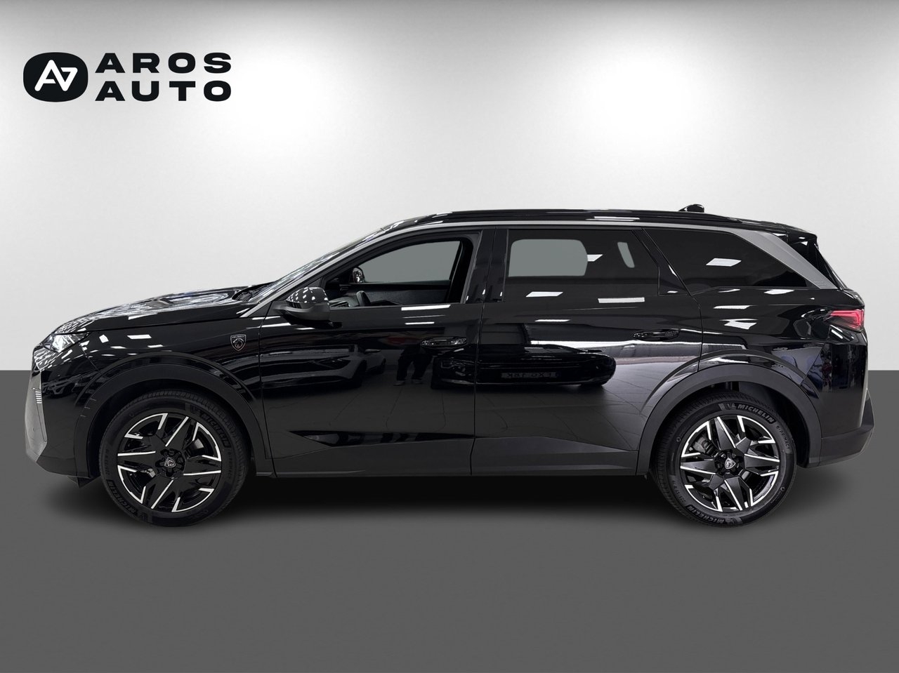 Peugeot 5008 1.2 Hybrid 145 GT 2025, photo 4/10