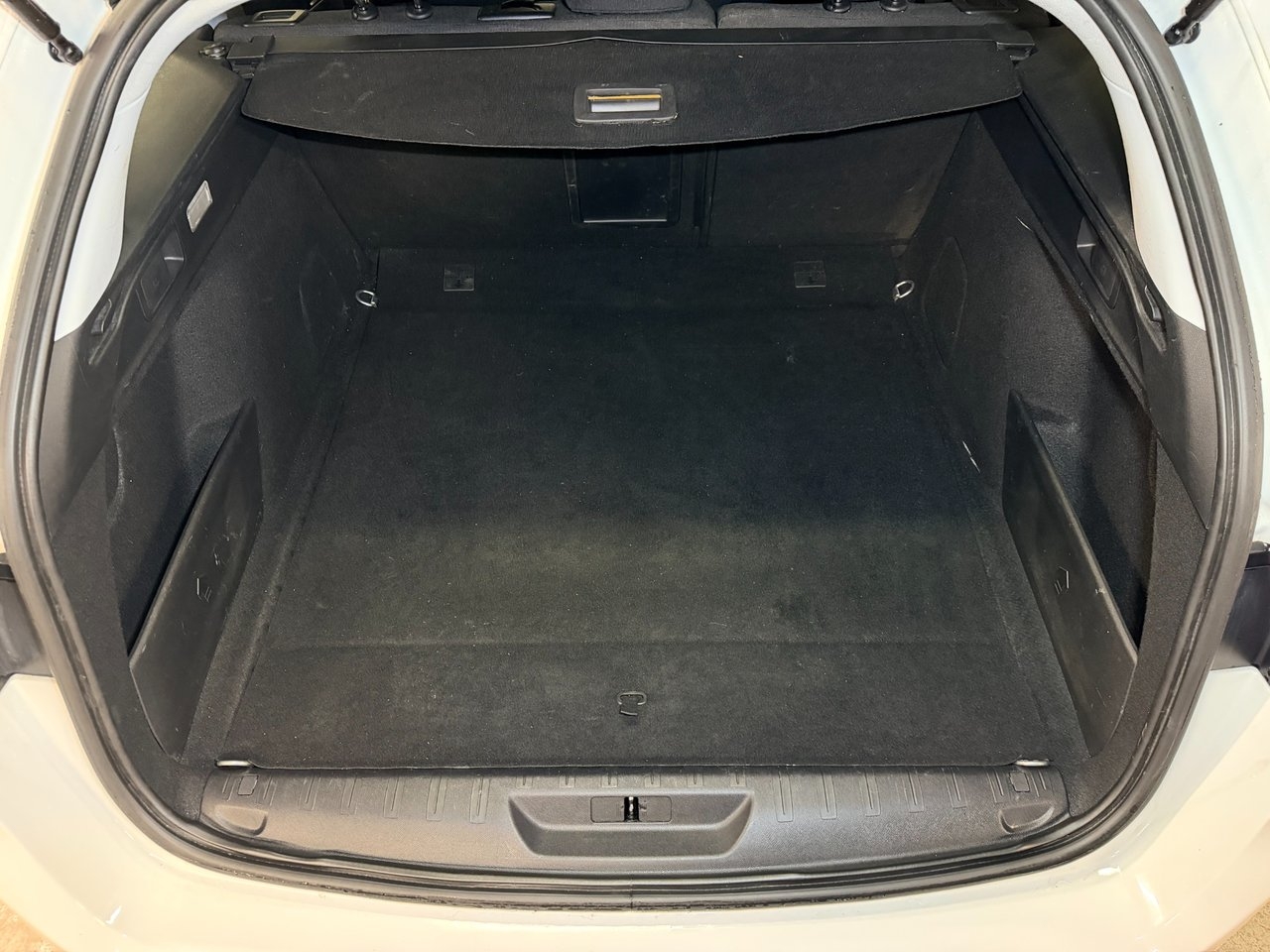 Peugeot 308 1.2 PureTech 130 2021, photo 9/10