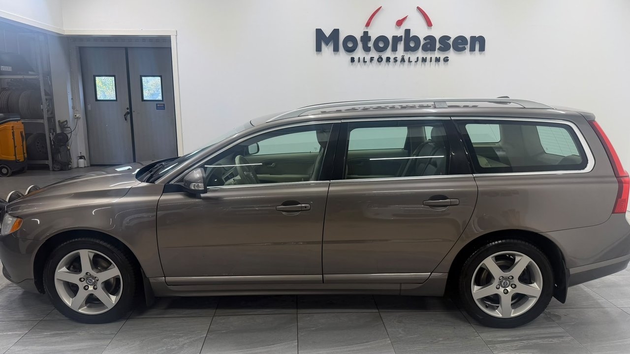 Volvo V70 2.4D Summum Business 2010, bild 2/10
