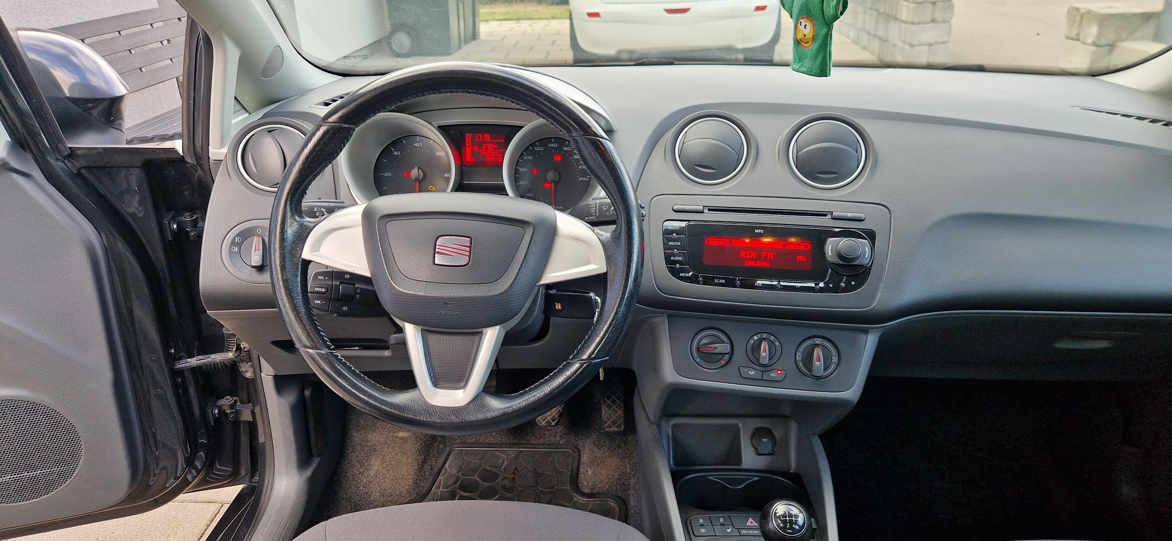 Seat Ibiza 1.6 TDI 2011, kuva 4/4