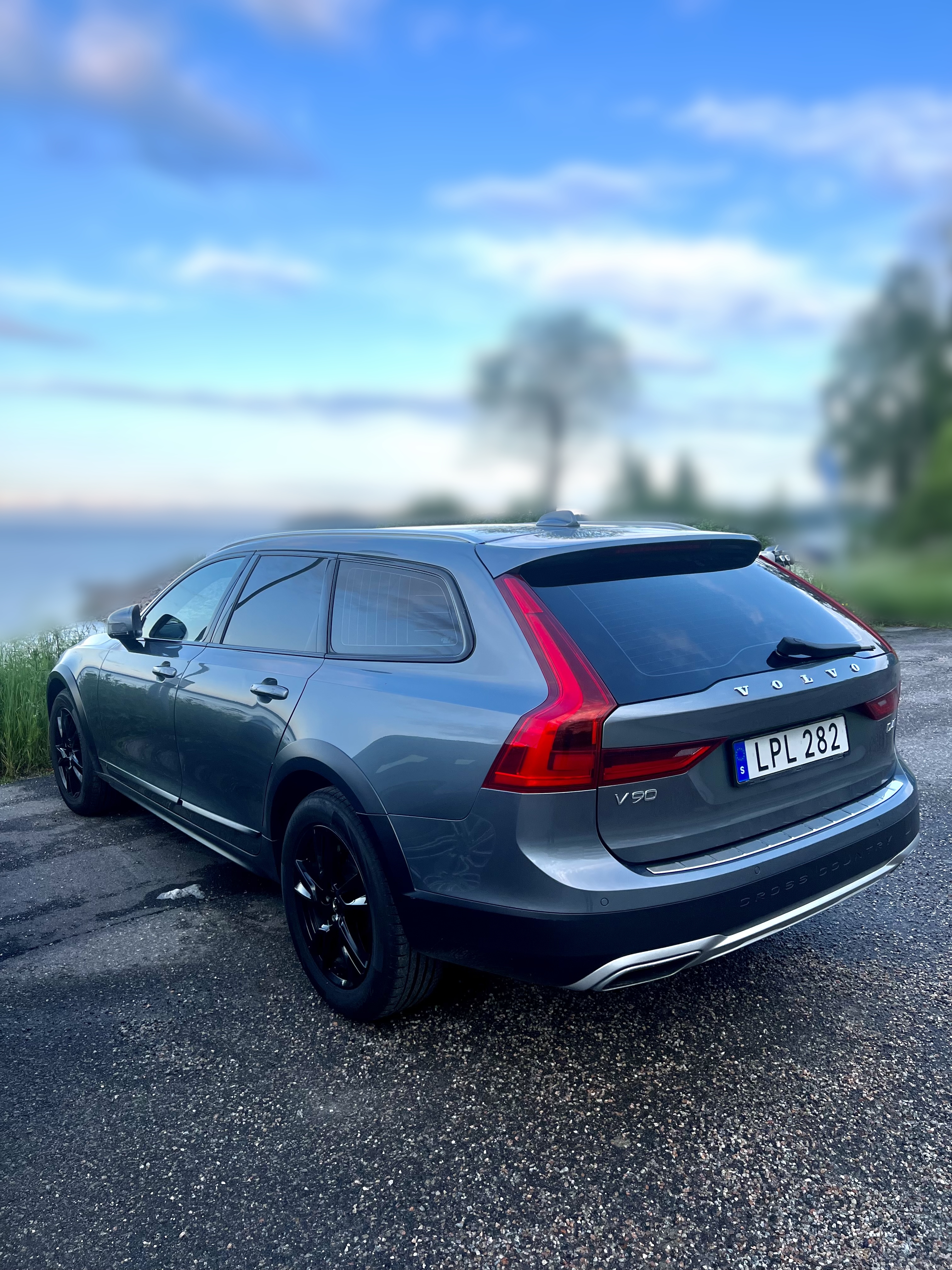 Volvo V90 Cross Country D4 2018, bild 3/3