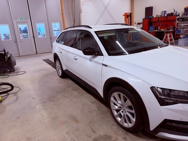 Skoda Superb Scout 2.0 TDI 2024, bild 4/10