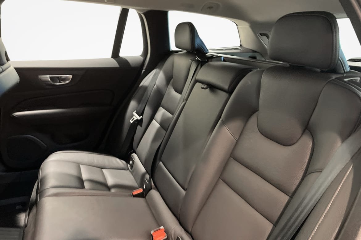 Volvo V60 Plus Dark Edition 2025, bild 7/10
