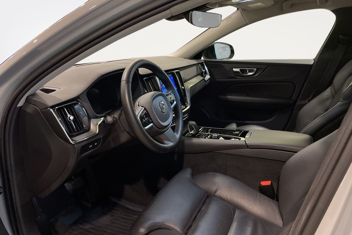Volvo V60 Plus Dark Edition 2025, bild 6/10
