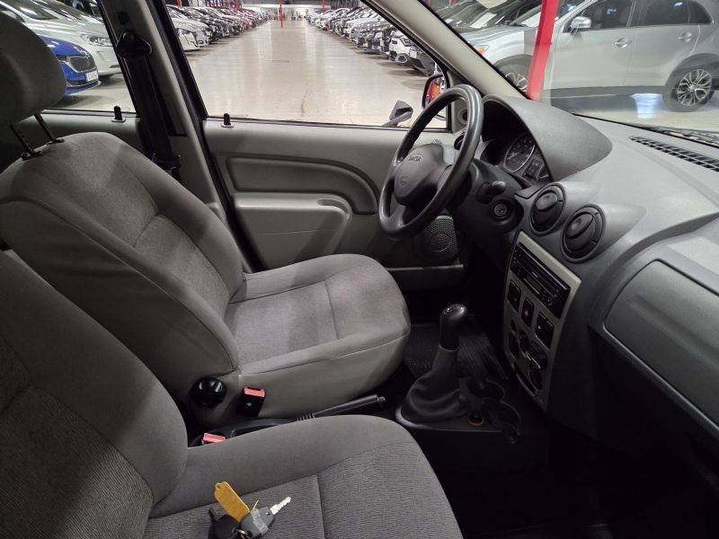 Dacia Logan 2011, kuva 4/10