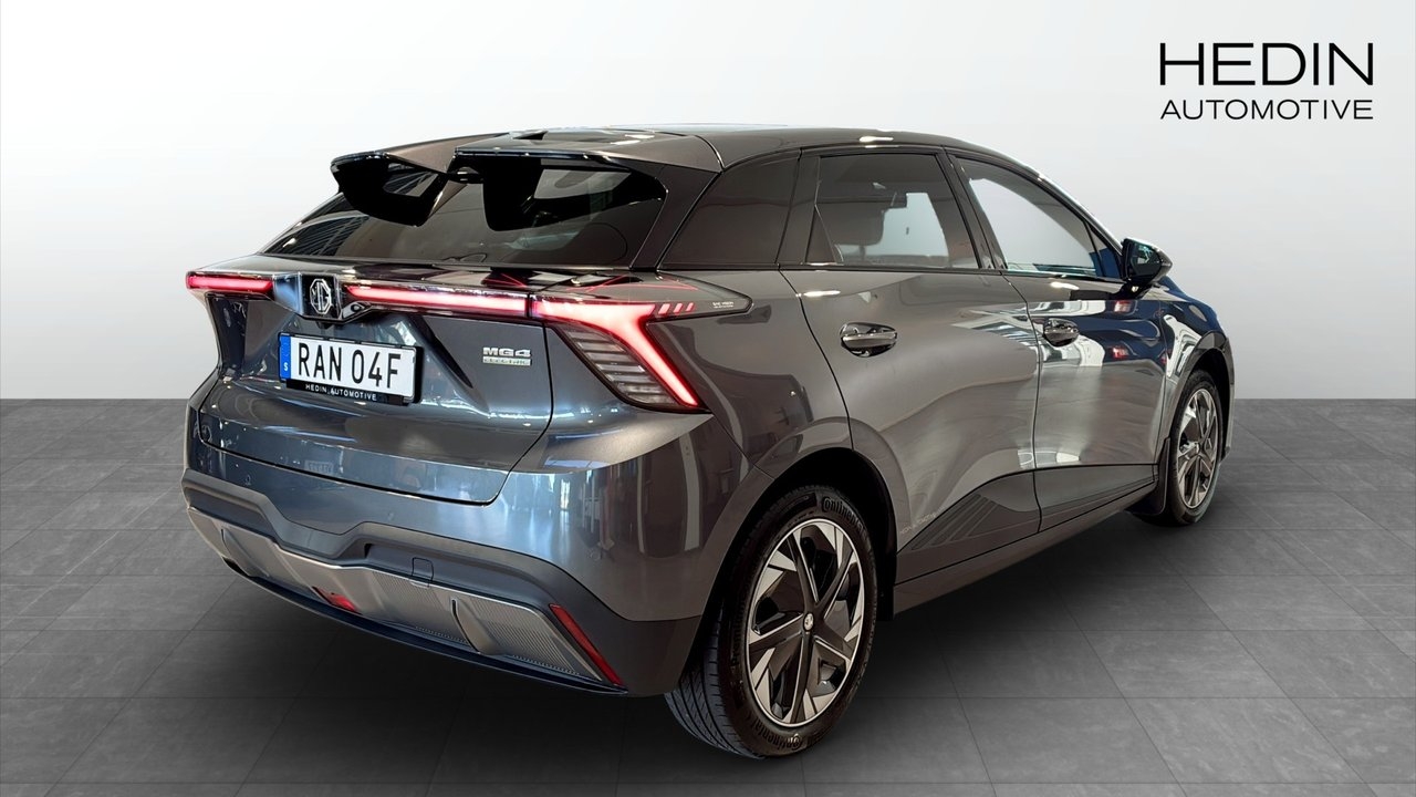 MG MG4 Electric Luxury 2023, photo 2/10
